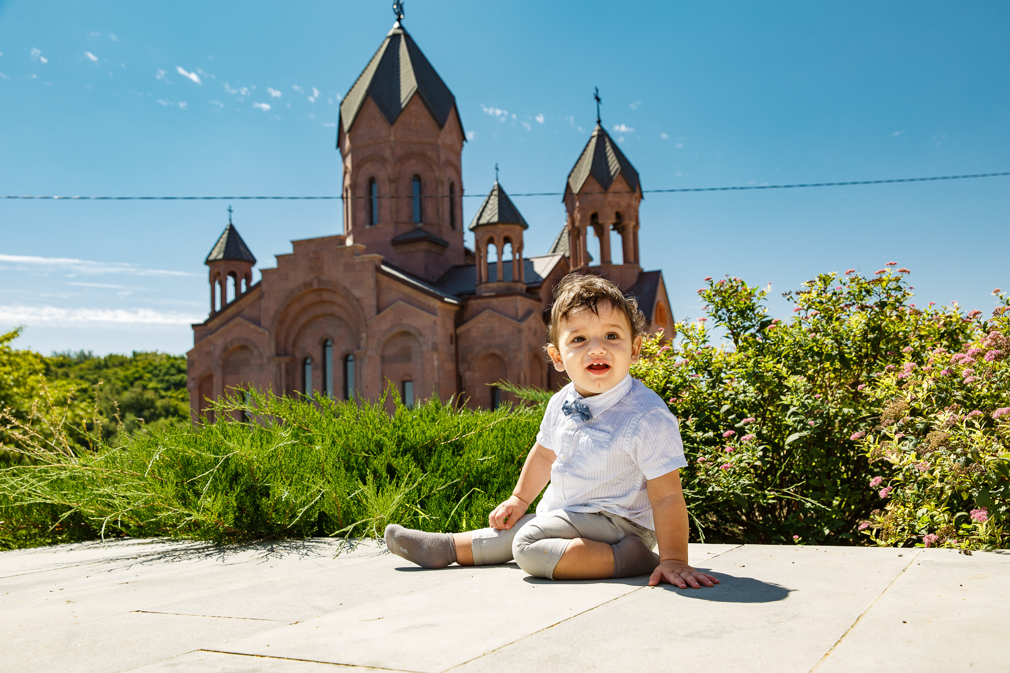 Крещение в Армянской Церкви. Профессиональная фотосъёмка интерьеров, предметная фотосессия еды для меню г. Анапа