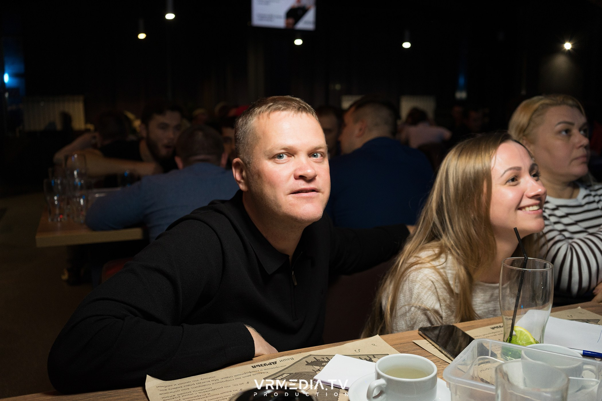 Эйнштейн Party в баре «Друзья»