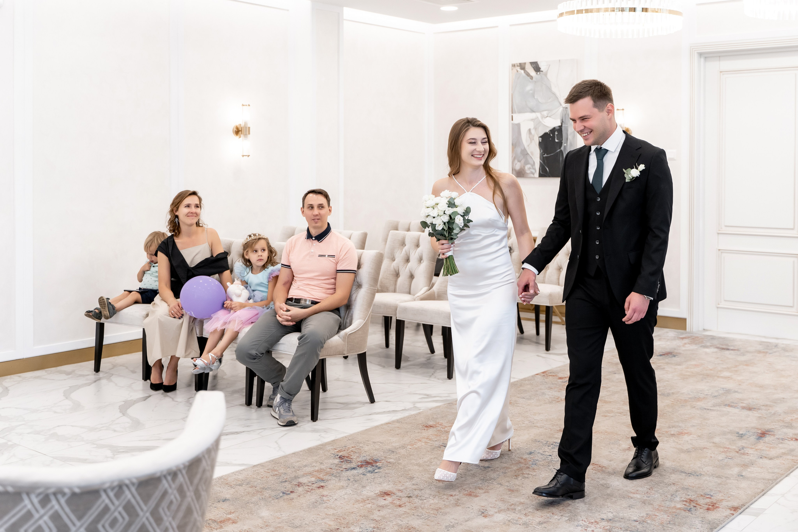 Свадебный фотограф в Москве. Свадебный фотограф Видное, Бутово, Домодедово, Щербинка, Царицыно. Роспись во дворце бракосочетания Южное Бутово. Регистрация брака в Москве и Московской области. Фотограф на свадьбу. Свадебная фотосессия в центре Москвы. Фотосессия свадебного банкета  в ресторане. Выездная регистрация брака. Фотосессия молодоженов. Свадебная прогулка. Жених и невеста в день свадьбы. Wedding in Moscow. Свадебная фотосессия  в Барвихе. Стильная свадебная фотография. Сборы жениха и невесты в день свадьбы. 