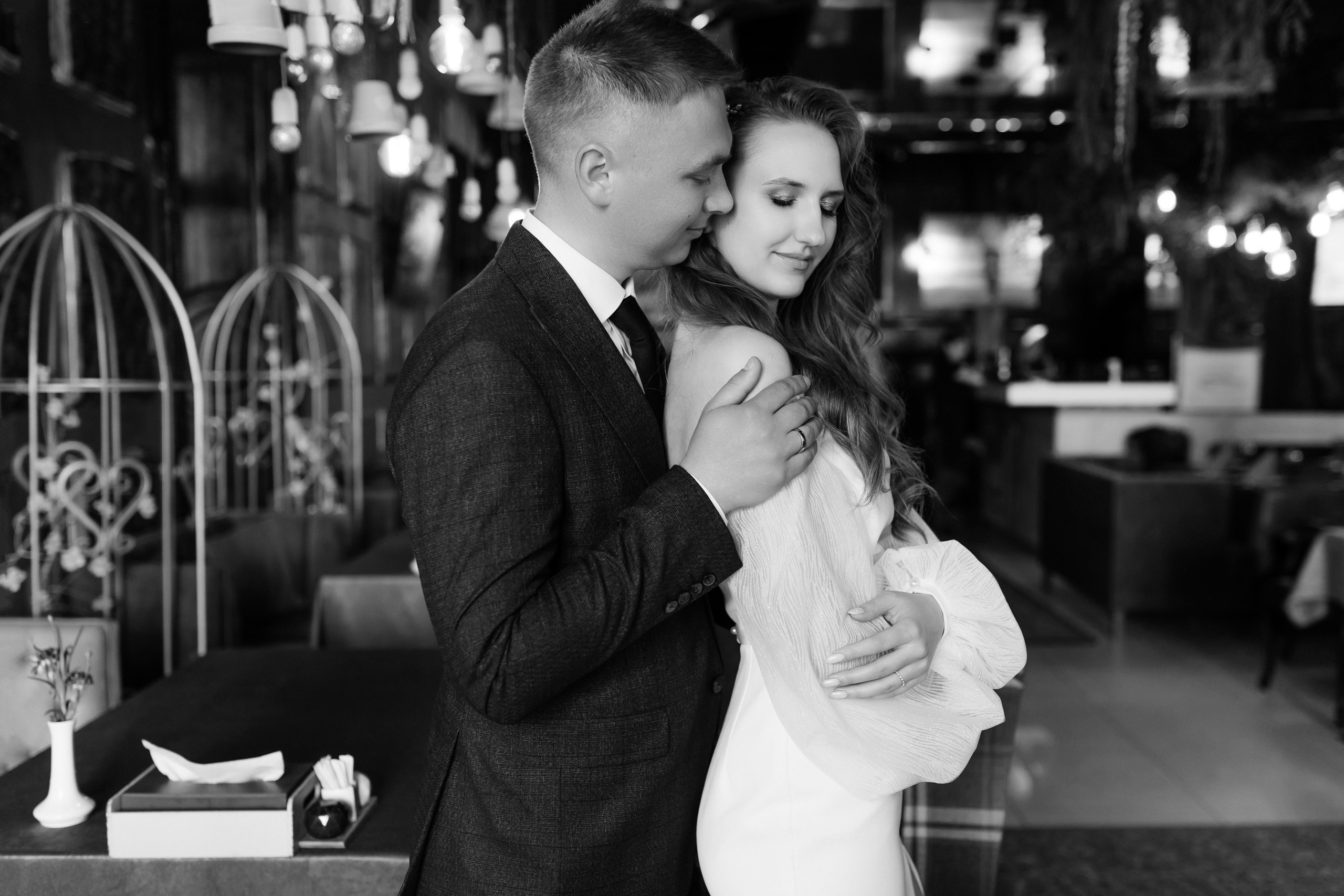 M & V. ФОТОГРАФ