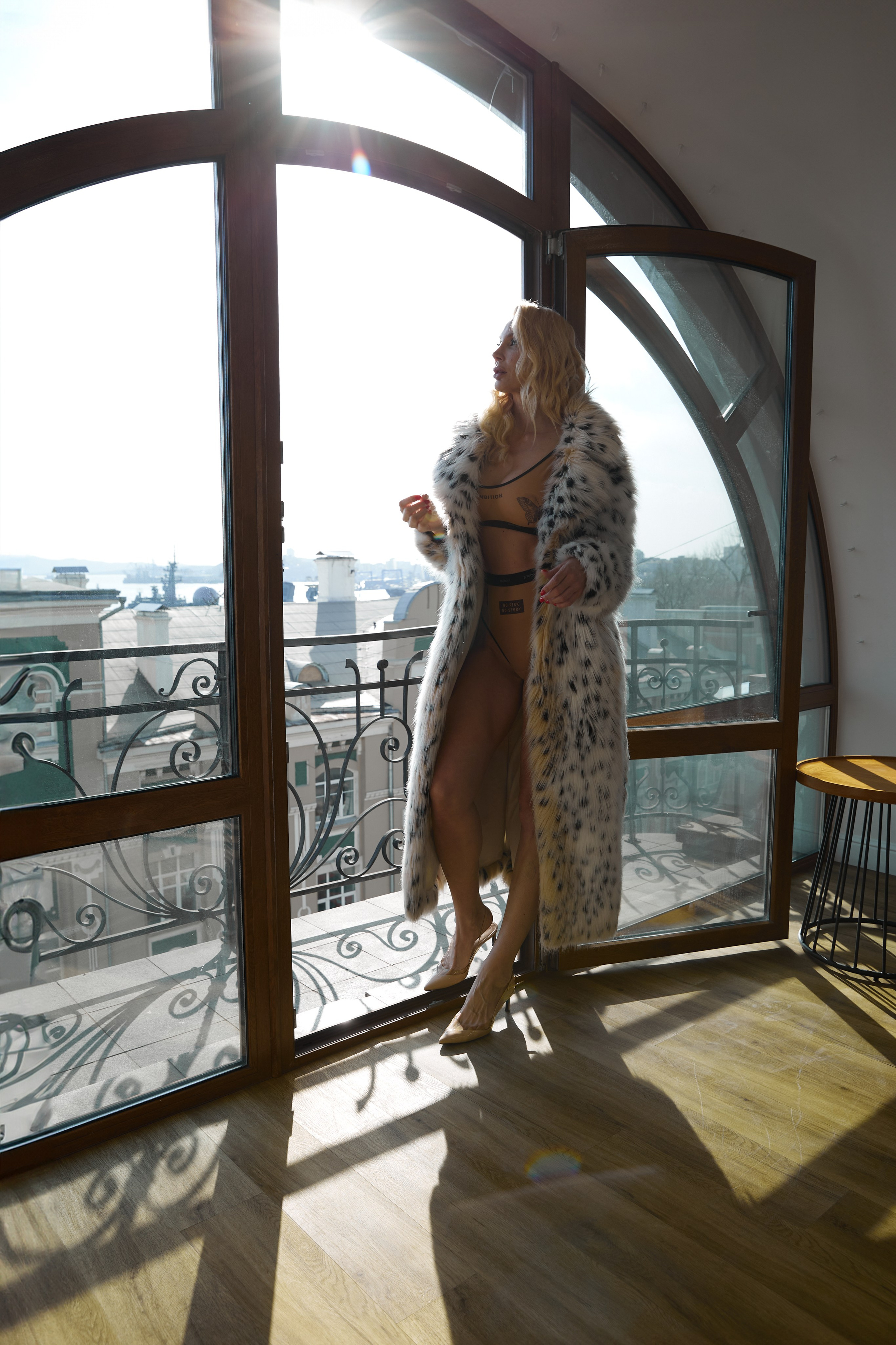 Полина, съемка в отеле. Фотограф женского портрета, беременности и материнства Харькова Елена