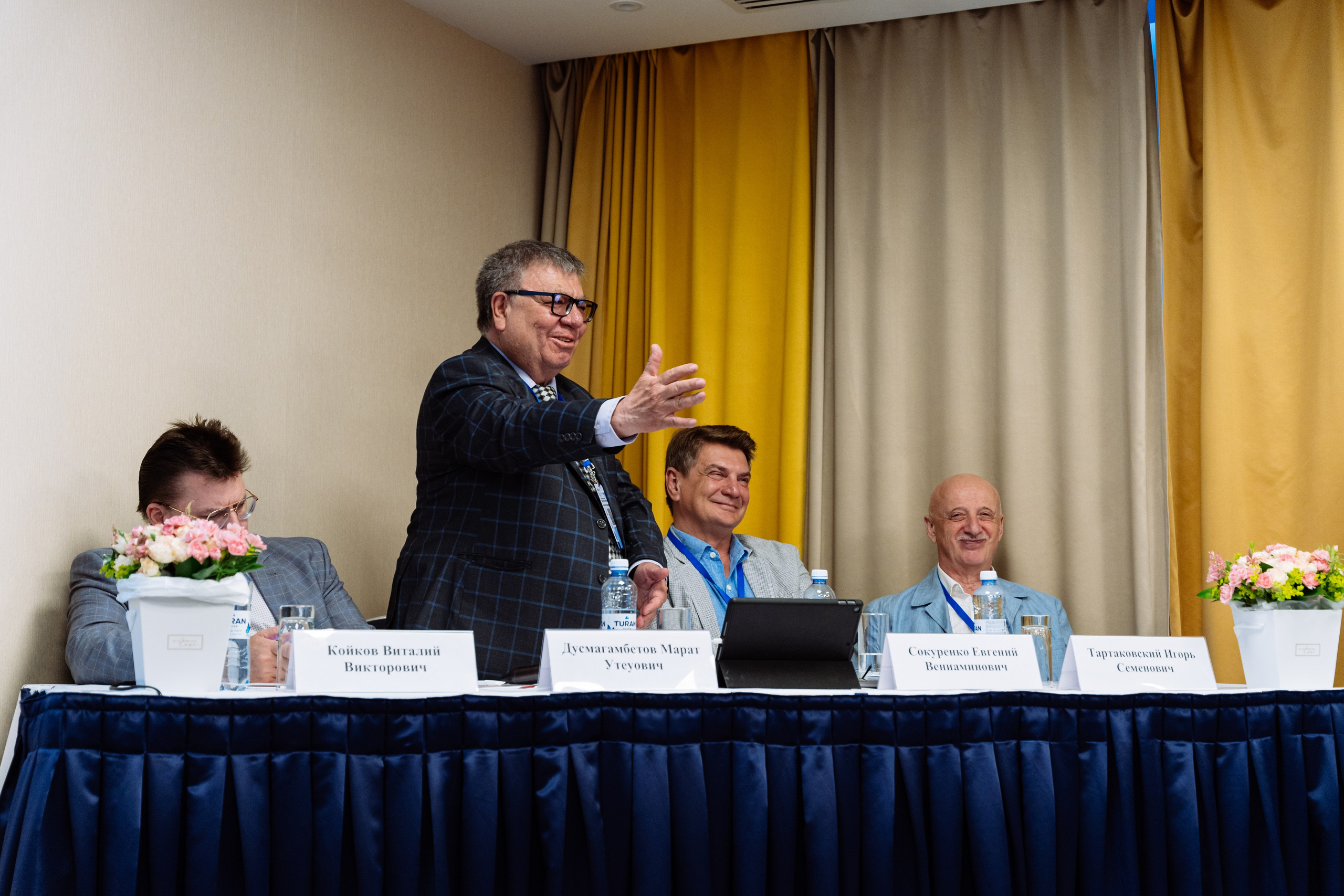 Конференция Мед Знания. Репортажный фотограф в Астане — Диана Калтаева, портретный фотограф