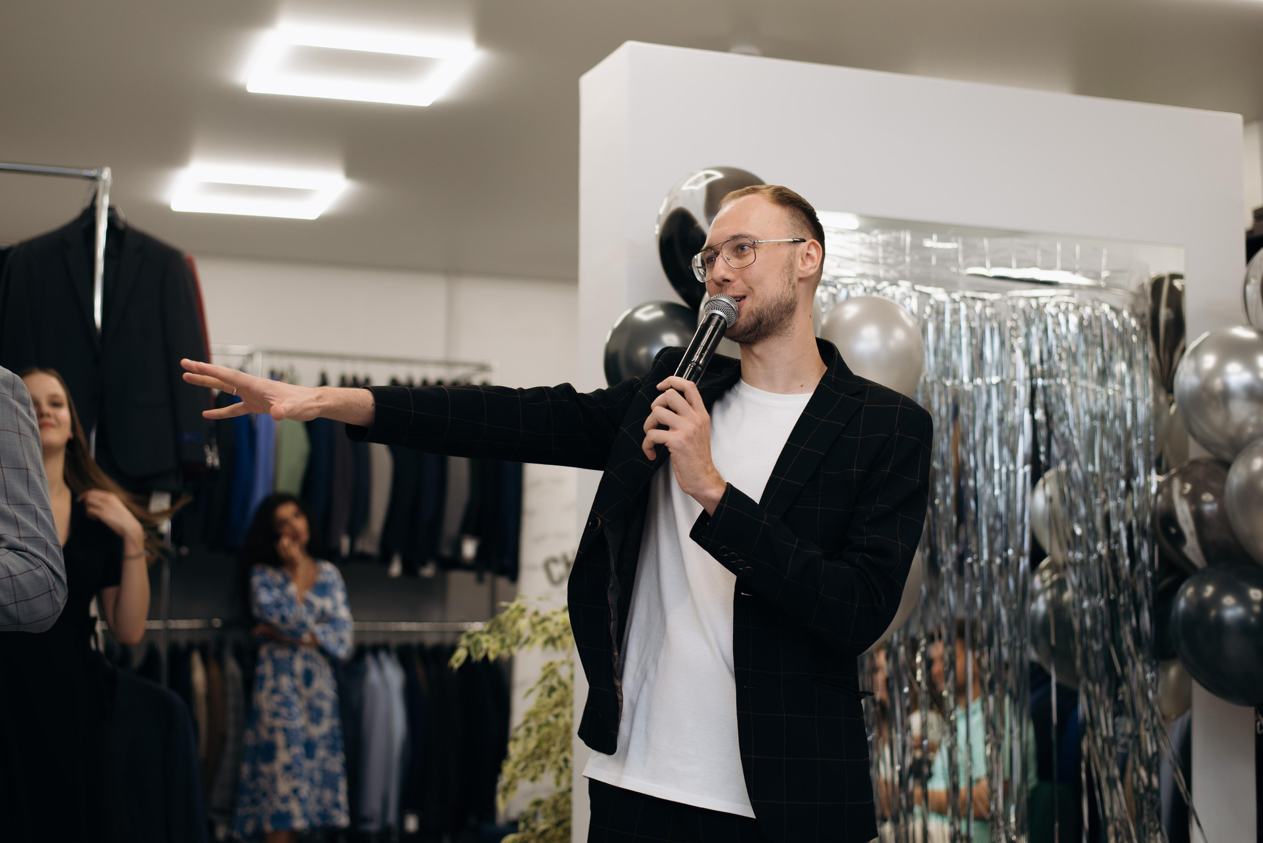 Мероприятия. Ведущий мероприятий  — Александр Шилов