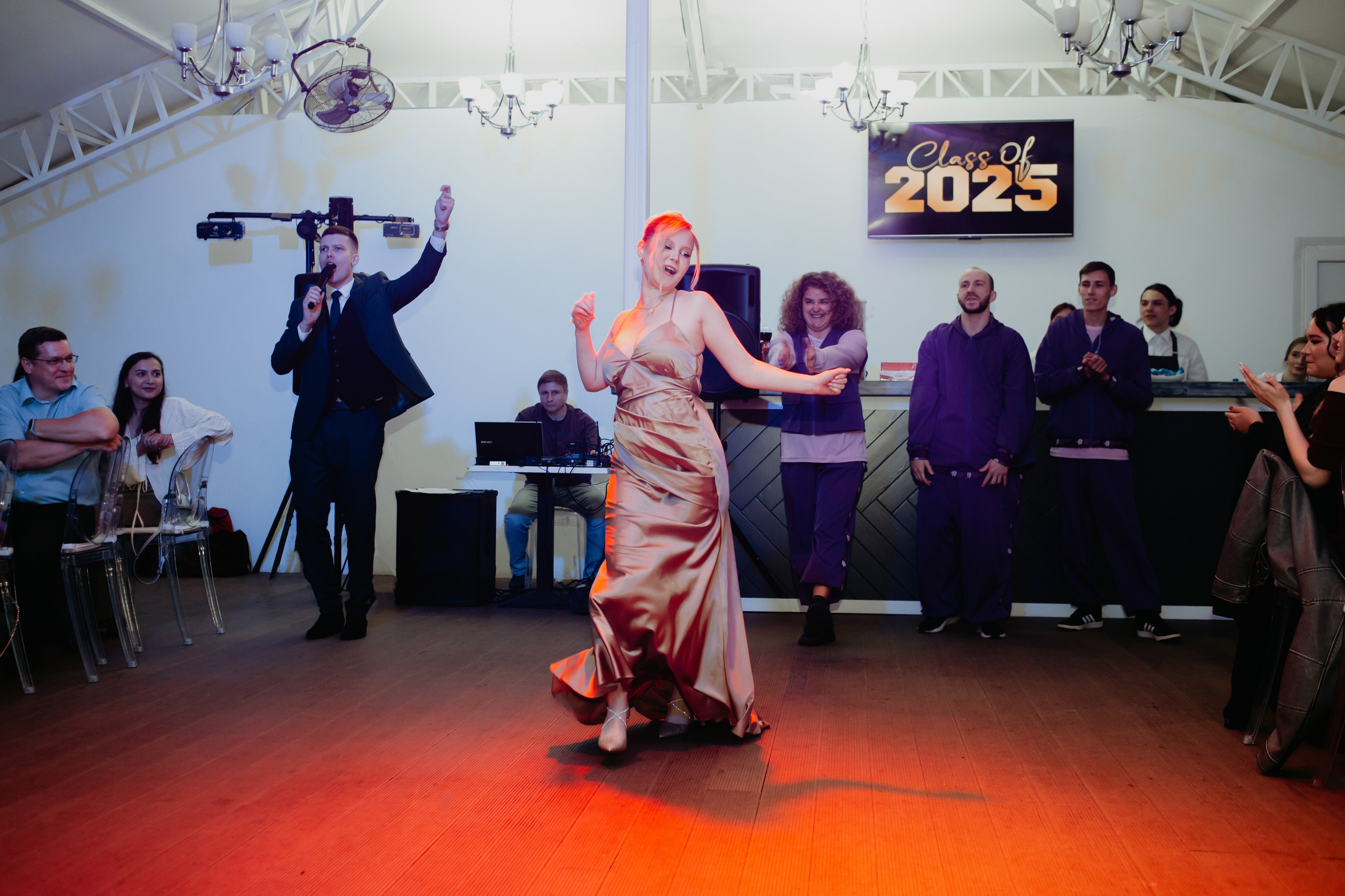 Выпускной 2025 (41 школа) 11 класс. Фотограф в Челябинске Ополихина Анна