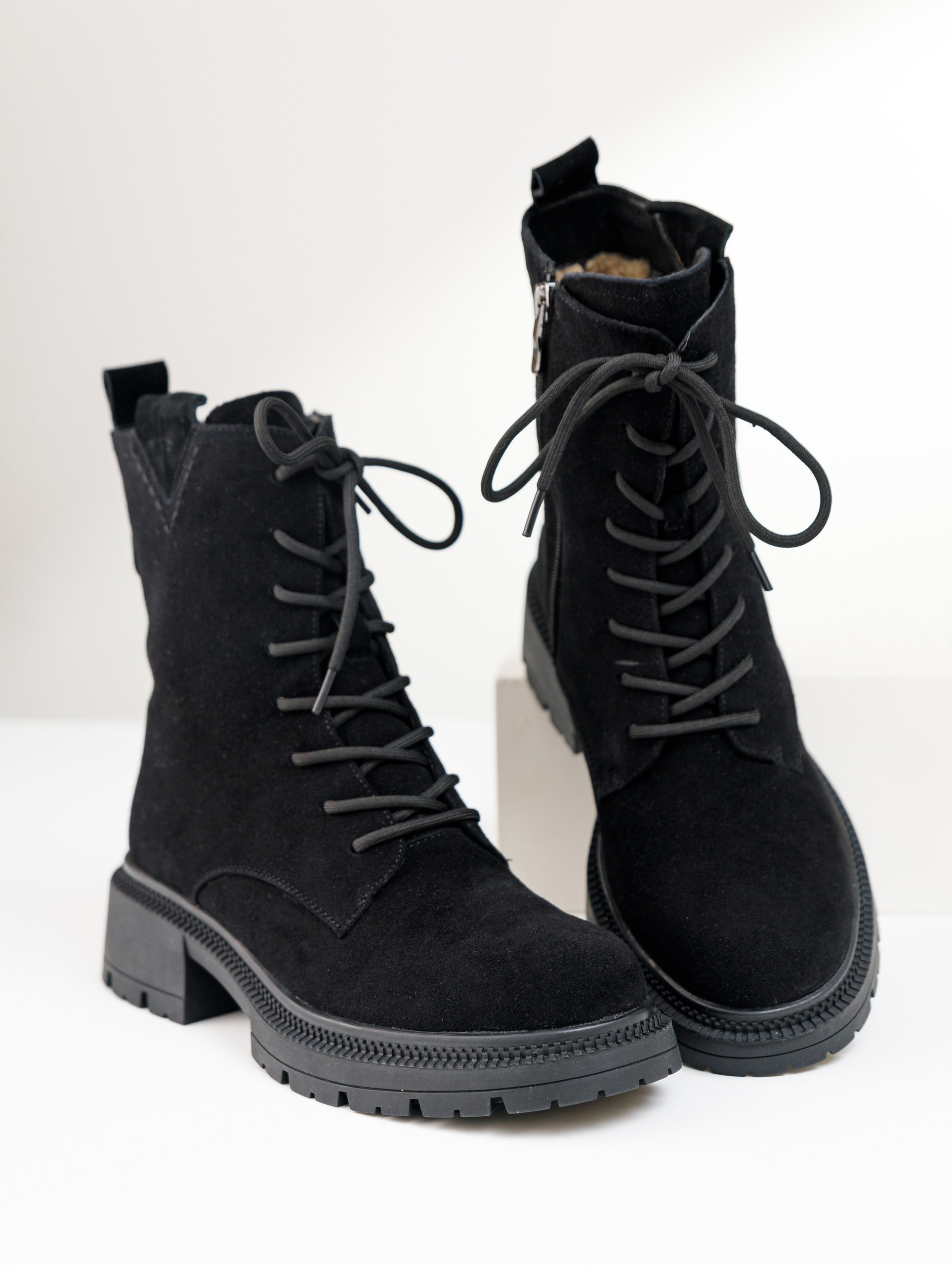 Предметная съемка и продакшн видео обуви для каталога, сайта, маркетплейсов. Студия коммерческой съемки ХВОЯ