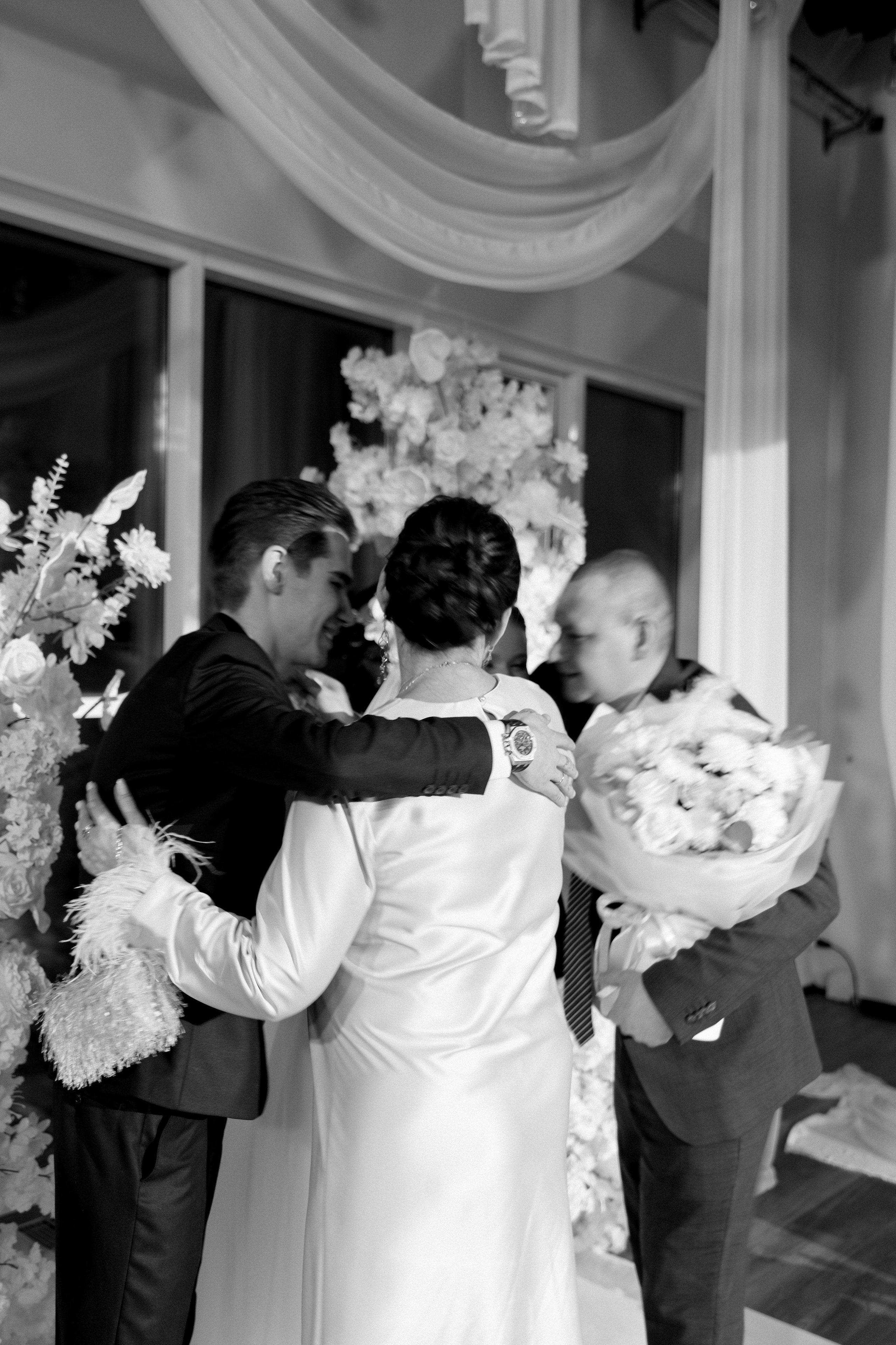 СВАДЕБНАЯ СЬЕМКА СБОРОВ В ОТЕЛЕ И ВЫЕЗД НА ЦЕРЕМОНИЮ (СНЯТО В СИБИРЕ В НИЖНЕВАРТОВСКЕ). Профессиональный фотограф, Санкт-Петербург — Виктория Богомолова