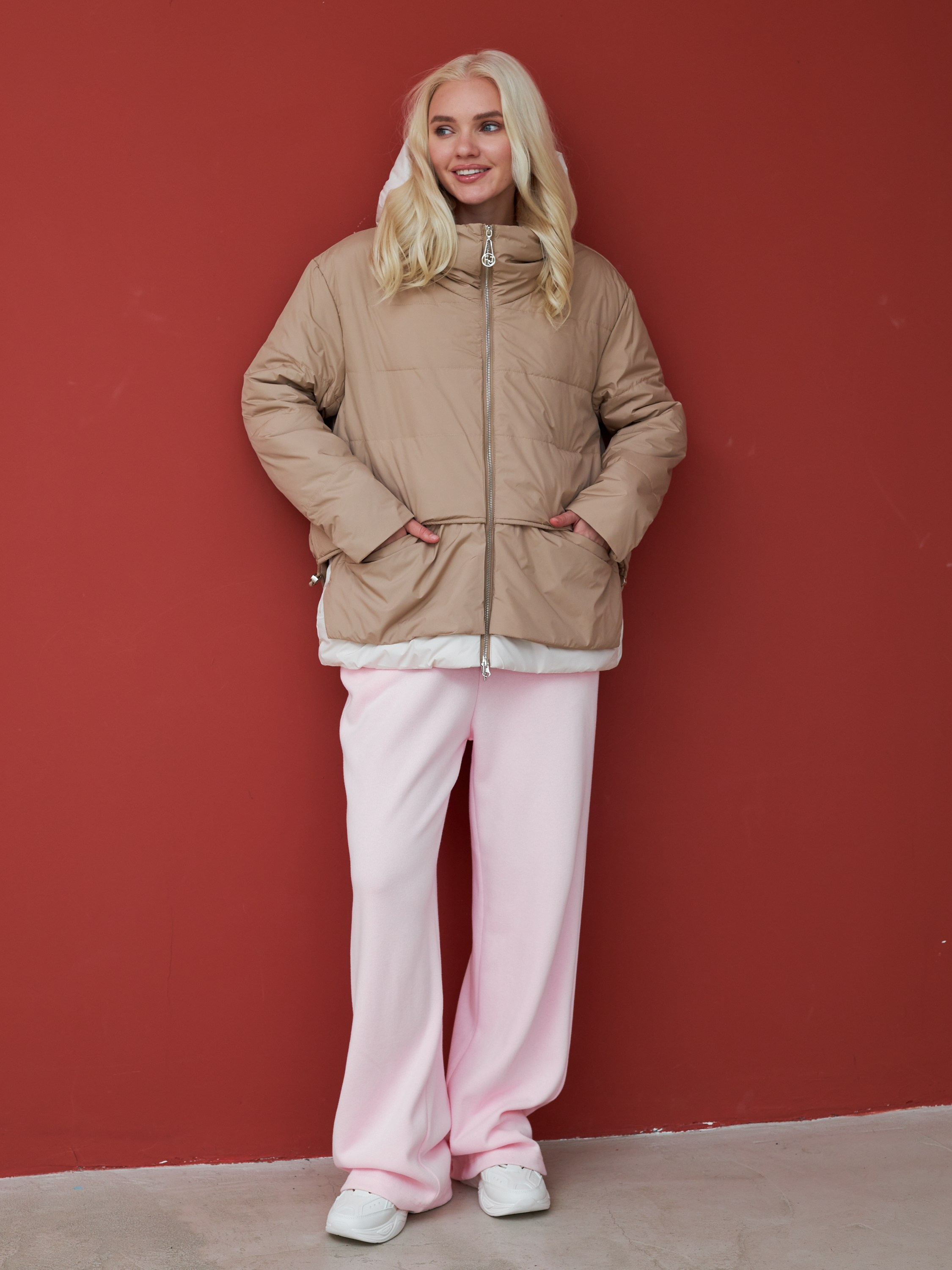 Фотосъемка курток Екатеринбург Wildberries ВБ Ozon Озон фотосессия одежды Екб заказать цена фотосъемка товара WB маркетплейс верхняя одежда. Фотограф Екатеринбург Анастасия Жерновская | Маркетплейсы и нейрофото