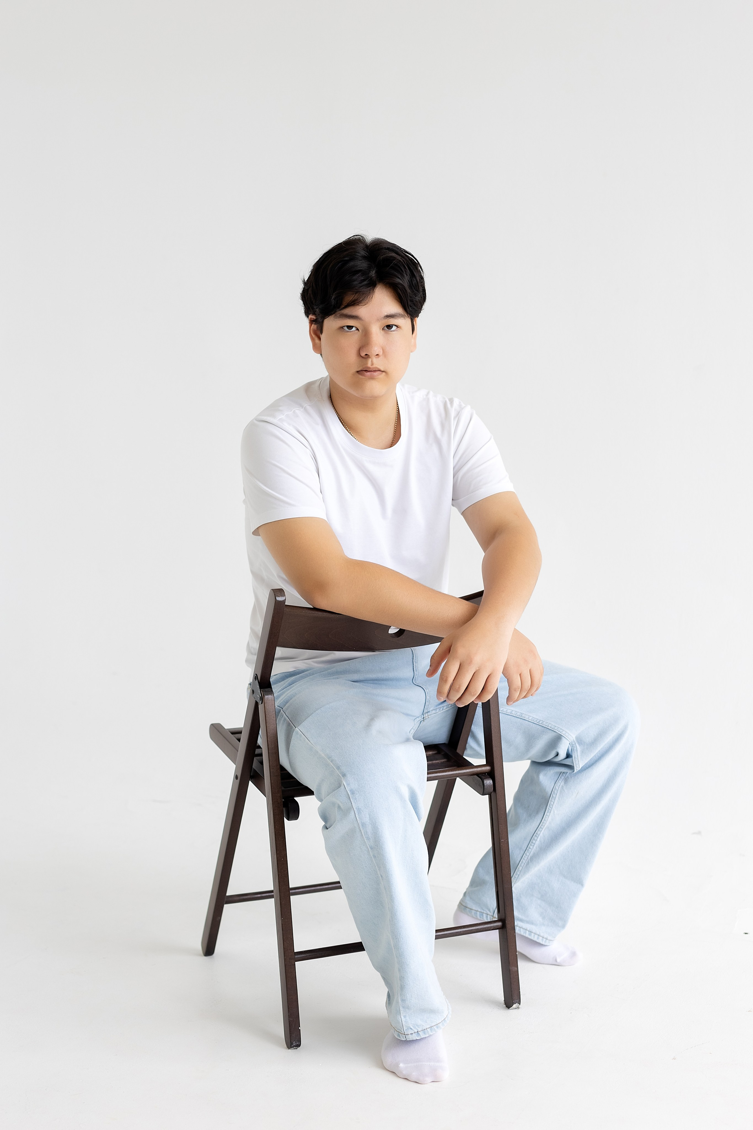 Школа 11, 9-г класс. Артём. Стильный выпускной альбом Владивосток фотограф Вероника Мигачева