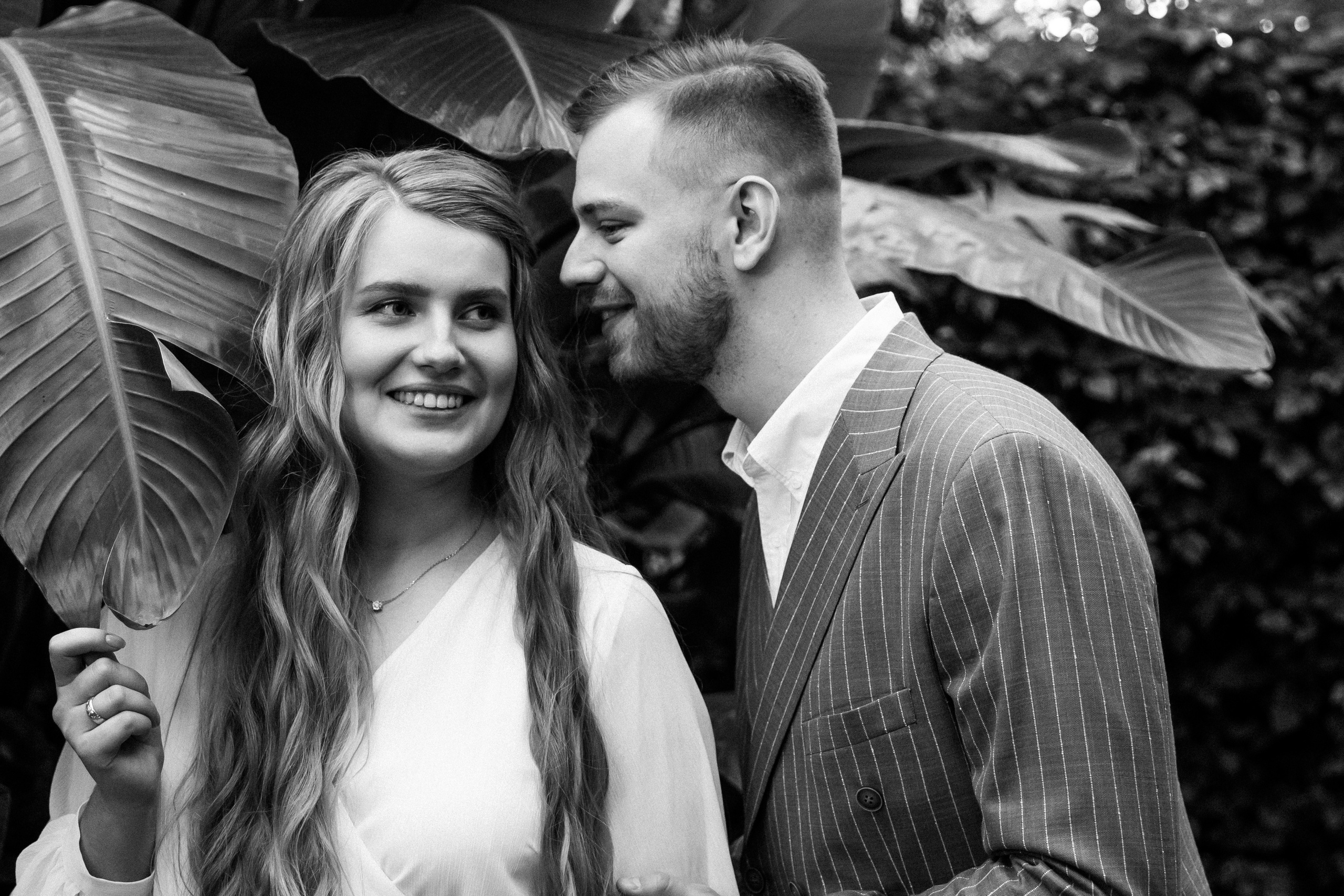 Свадебная фотосессия в Оранжереи Ботанического сада им Цицина. Свадебный и семейный фотограф в Москве Холда Тати