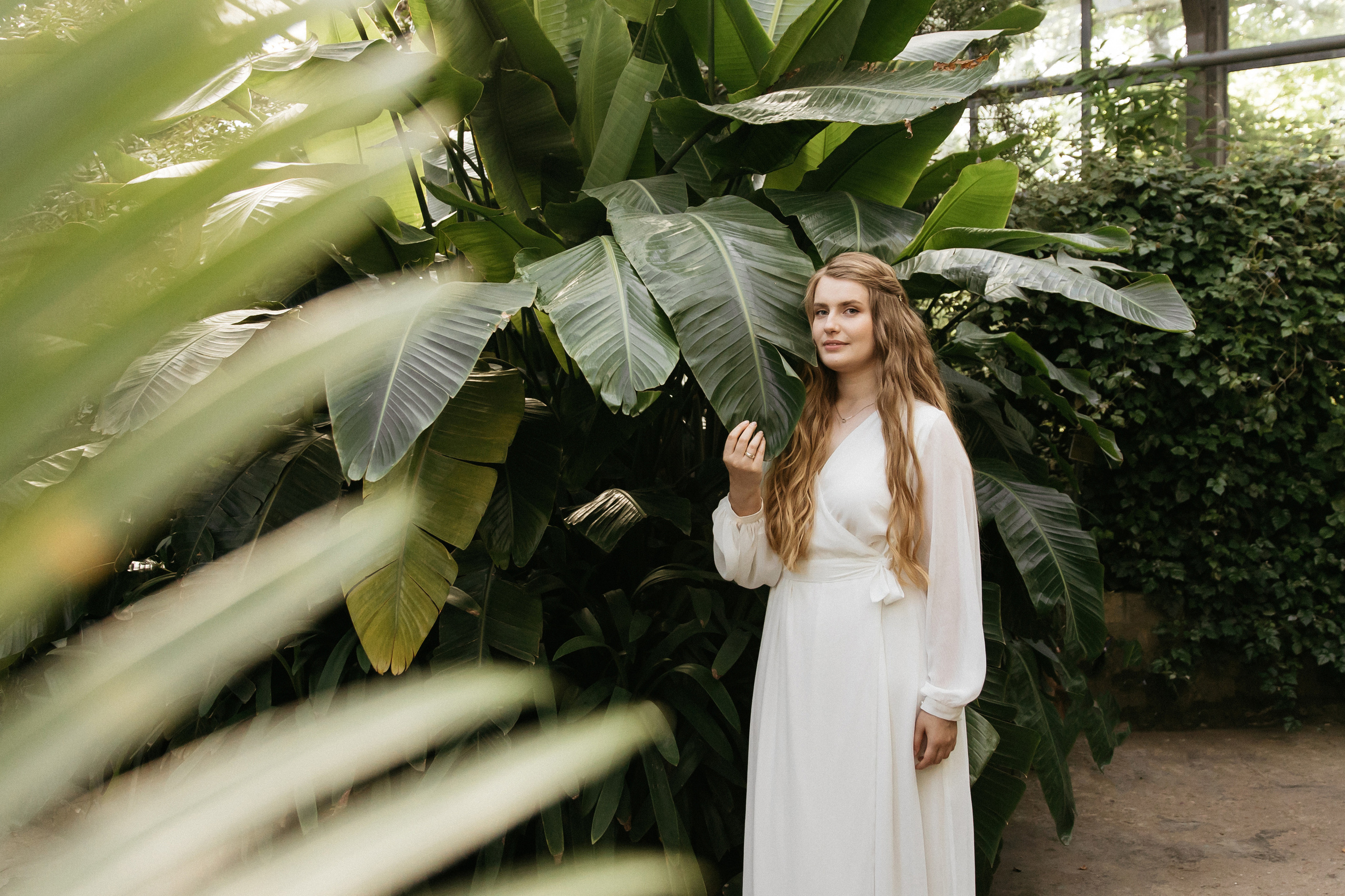 Свадебная фотосессия в Оранжереи Ботанического сада им Цицина. Свадебный и семейный фотограф в Москве Холда Тати