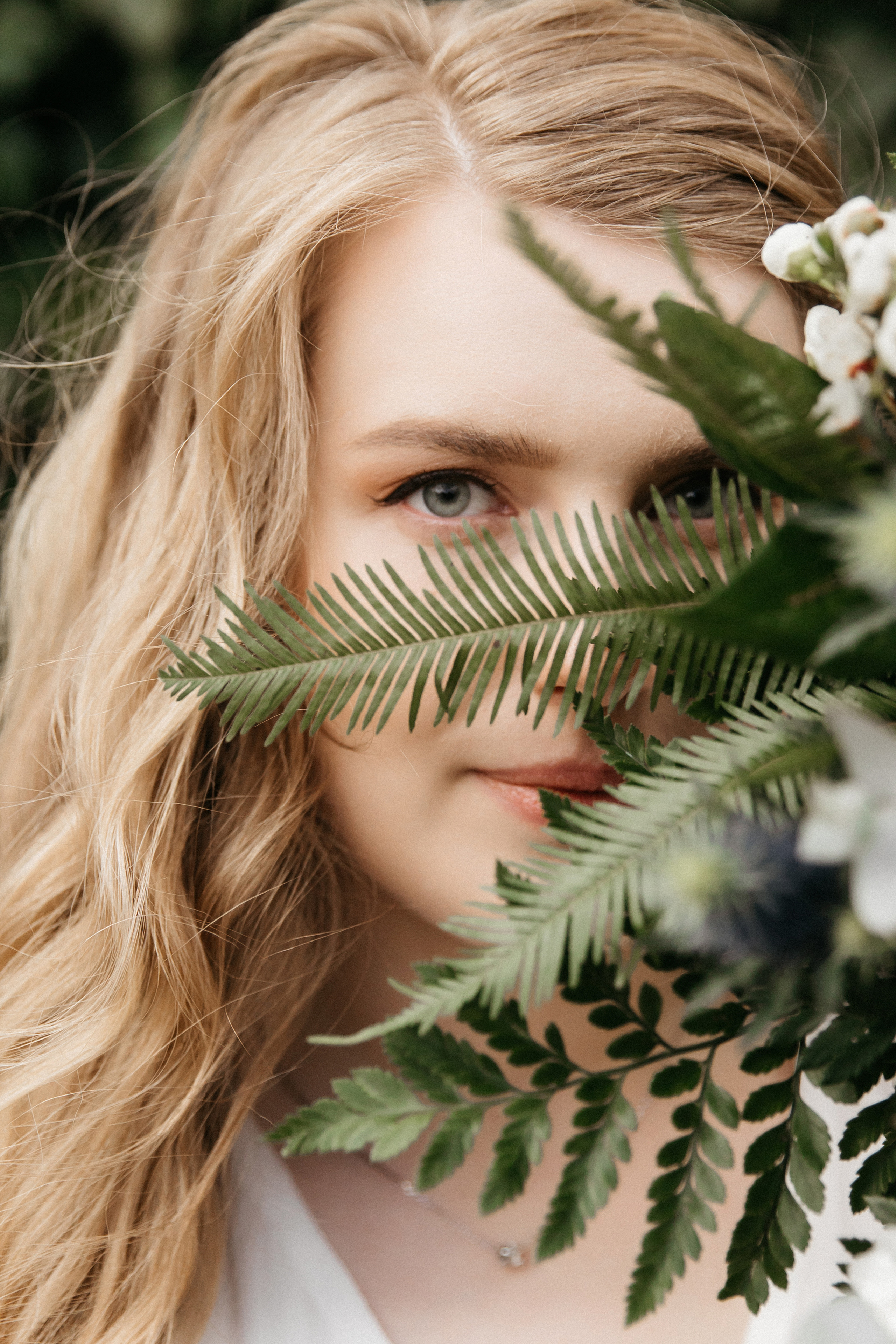 Свадебная фотосессия в Оранжереи Ботанического сада им Цицина. Свадебный и семейный фотограф в Москве Холда Тати