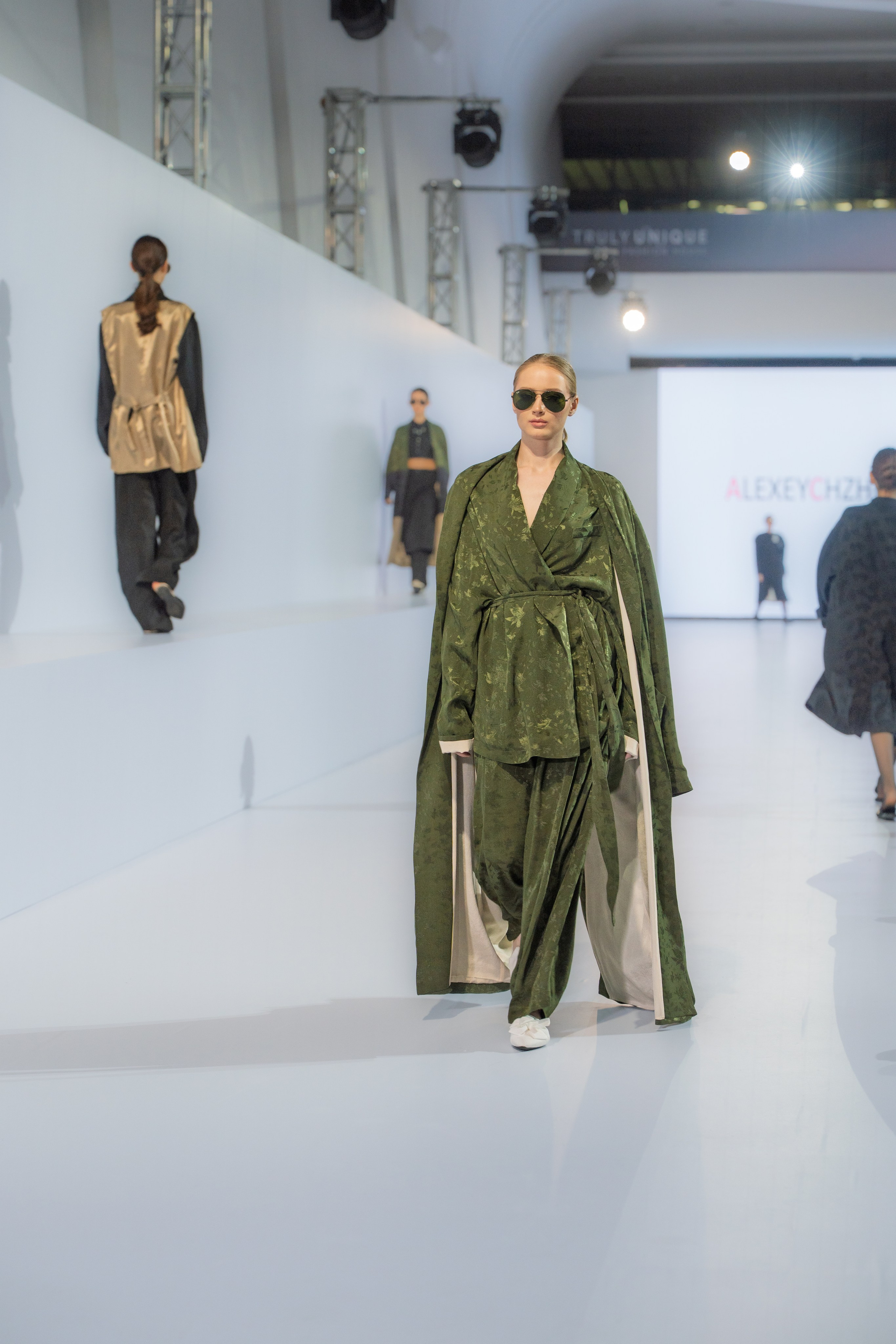 Alexey Chzhen. Сайт Алматинского НЮ АРТ, будуар и фэшн фотографа Дениса Карпенко