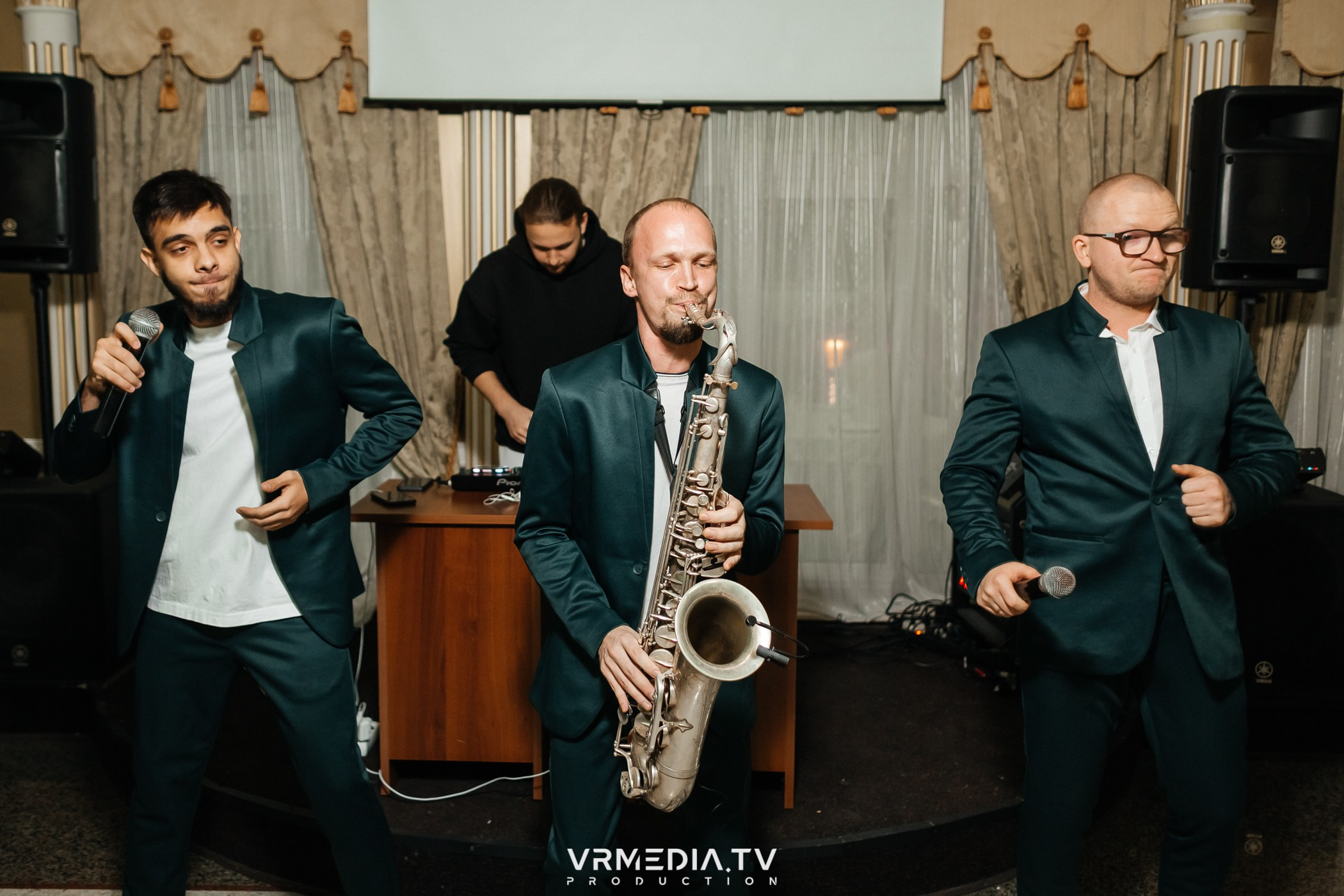 BAD BOYS BAND в ресторане «Империя»