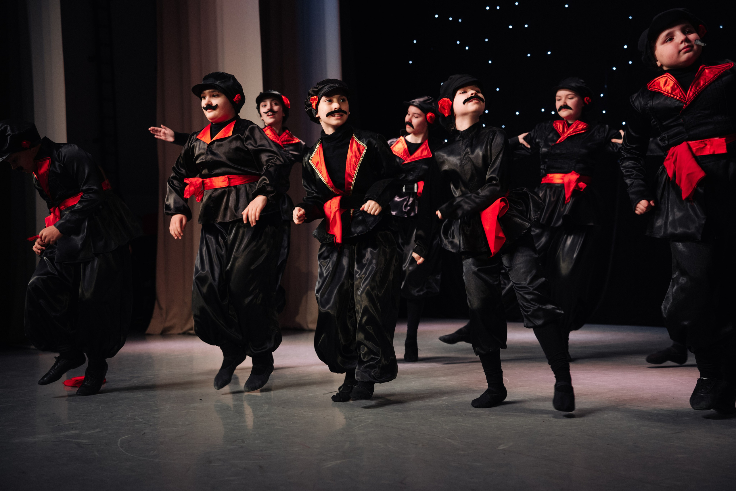 Благотворительный концерт в помощь Артему Сардаряну. Фотограф Артем Севостьянов. Профессиональная фотосъемка в Ногинске, Москве, Московской области и за границей