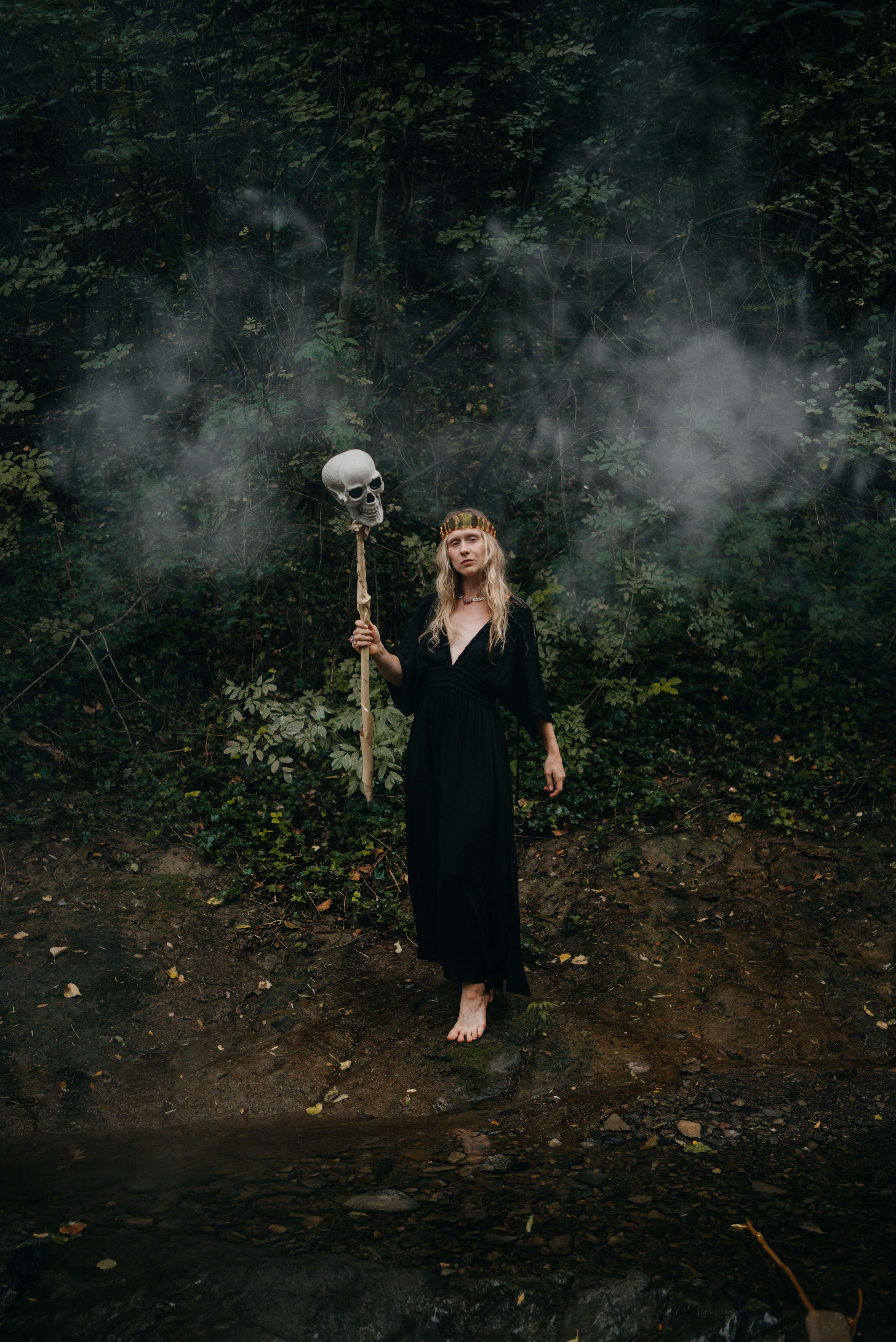 Съемка для бренда славянских украшений в лесу. Портретный и свадебный фотограф в Тбилиси • xeniqo