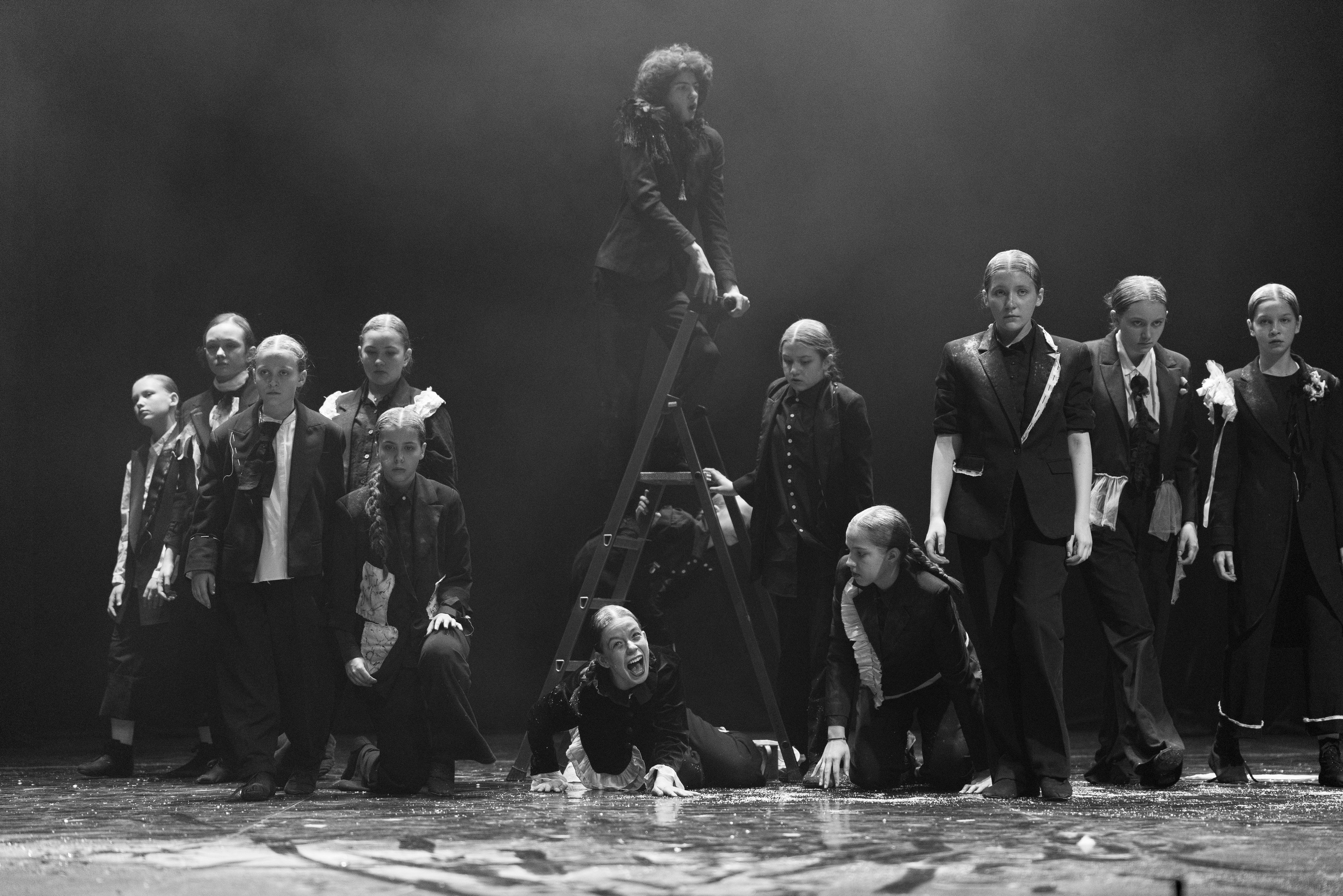 Гоголь. Зарисовки. Фотограф Сергей Ловкий