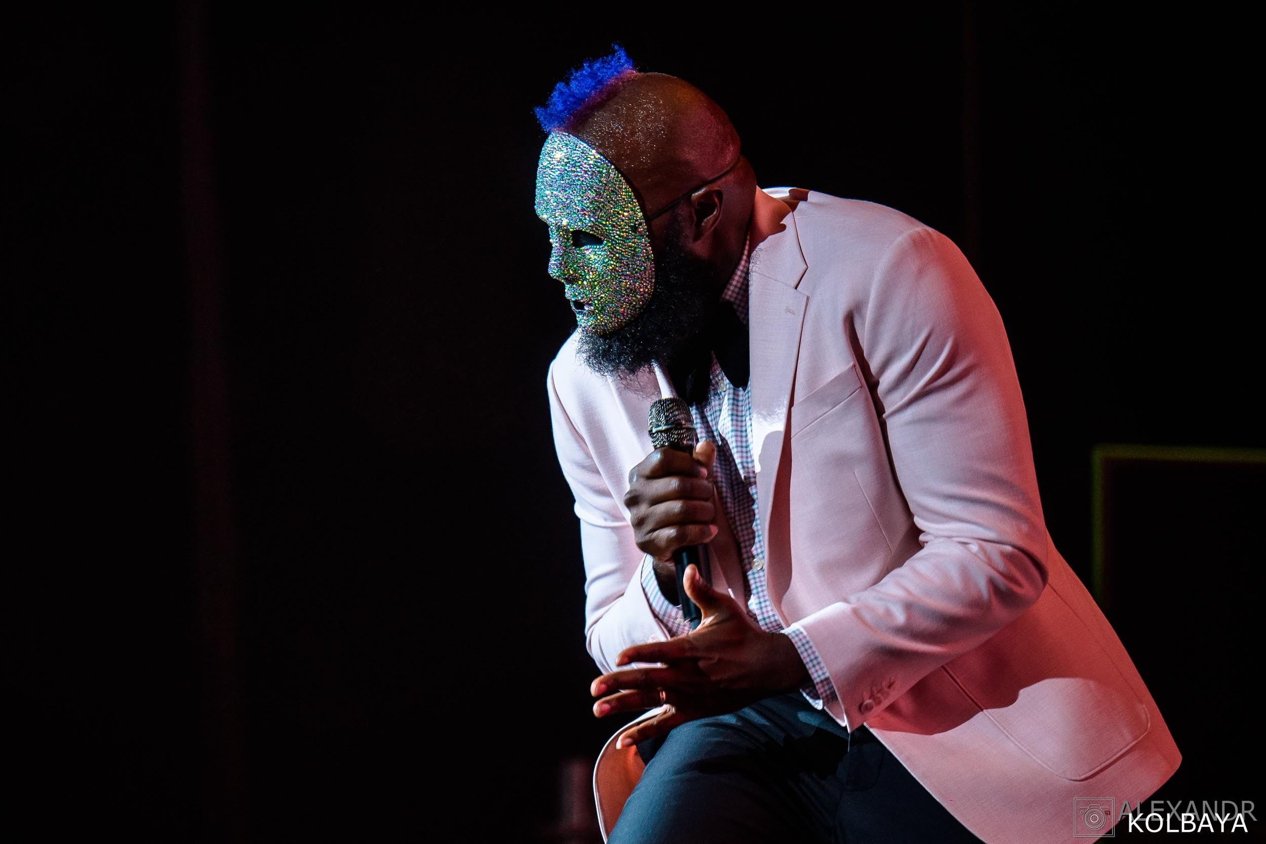 Фоторепортаж с концерта AKON в Сочи 8 августа 2025 года. Сириус. Концертный и театральный репортажный фотограф в Москве Александр Колбая