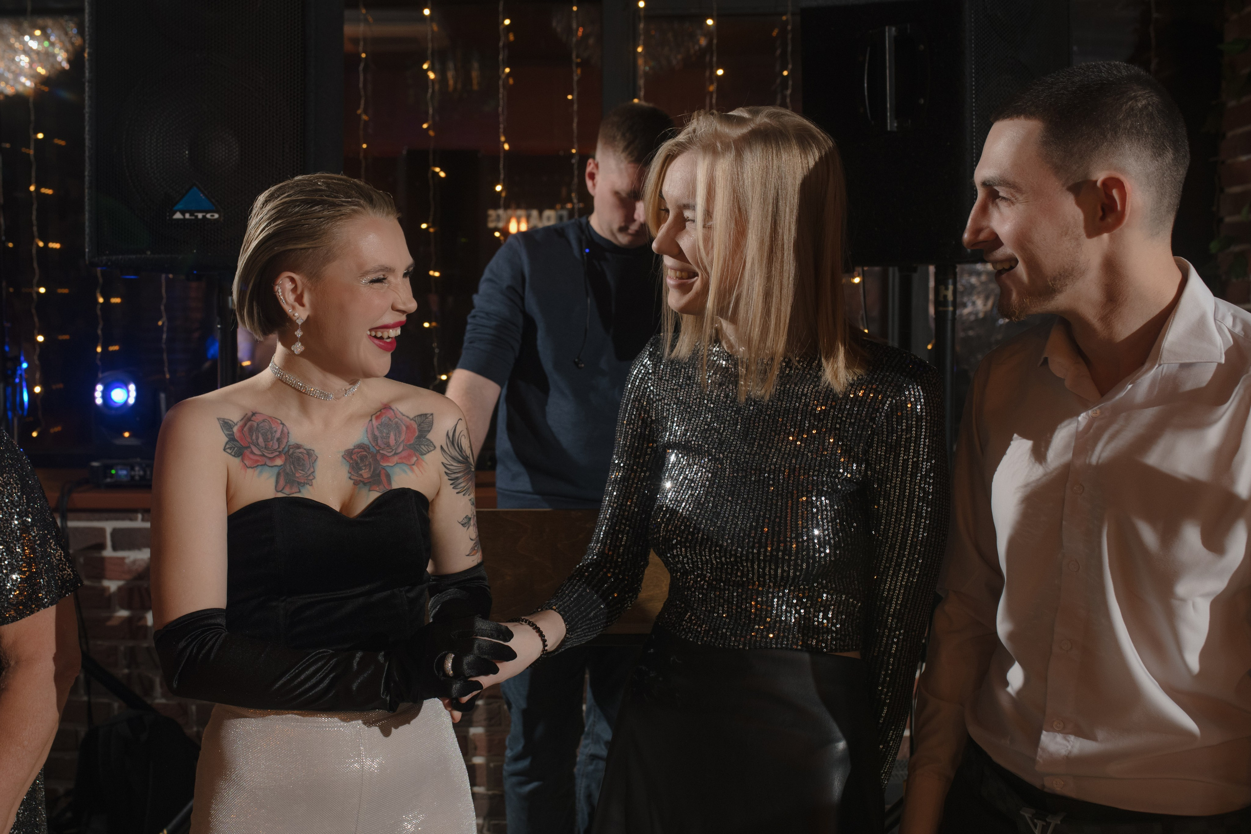 День рождения Томы — Let`s Talk Bar. Свадебный фотограф Екатеринбург/Челябинск — Любовь Волохова