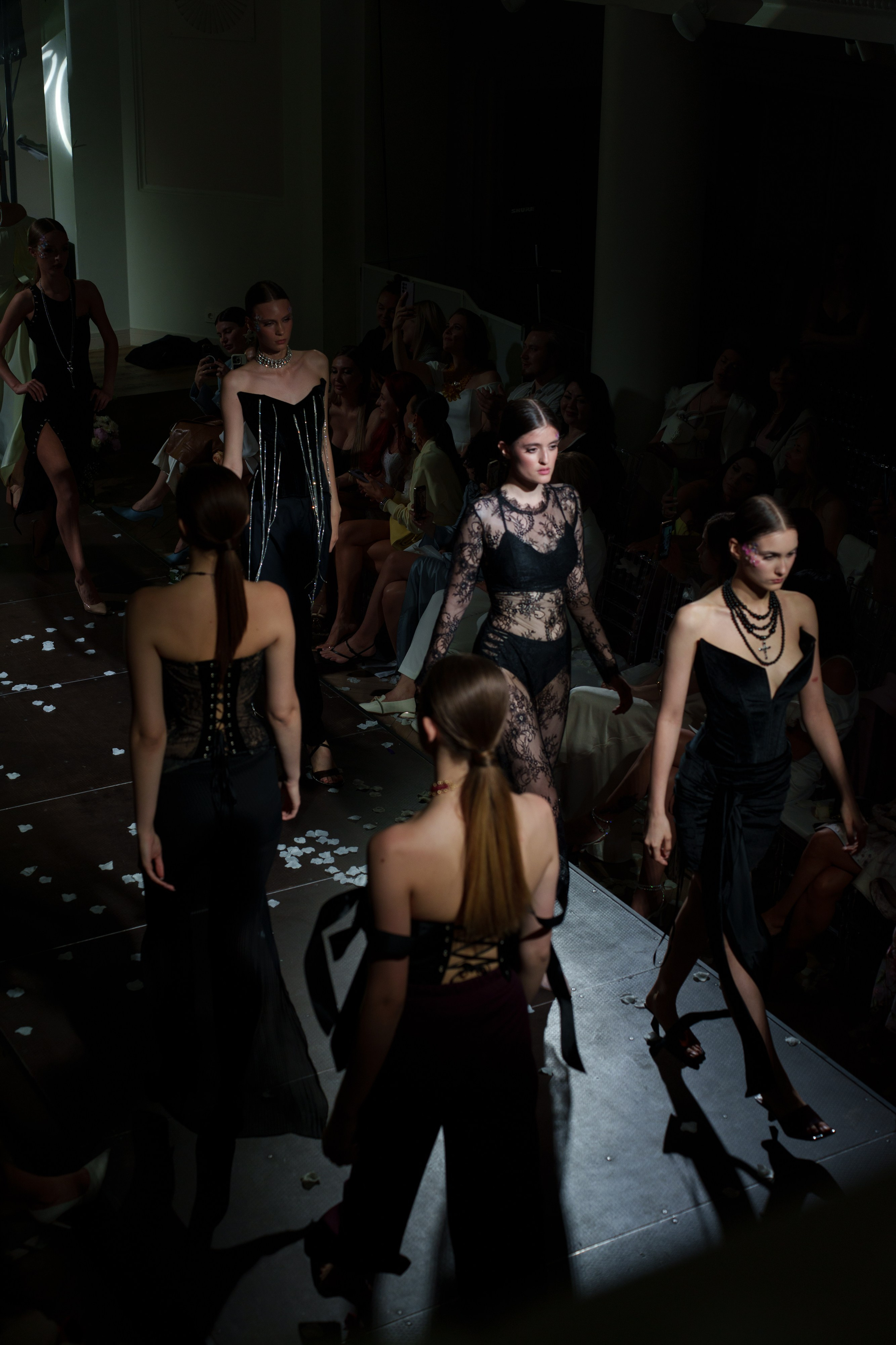 Репортаж |Модный показ Flower Inspiration |. Репортажный фотограф в Калининграде Екатерина Суханова