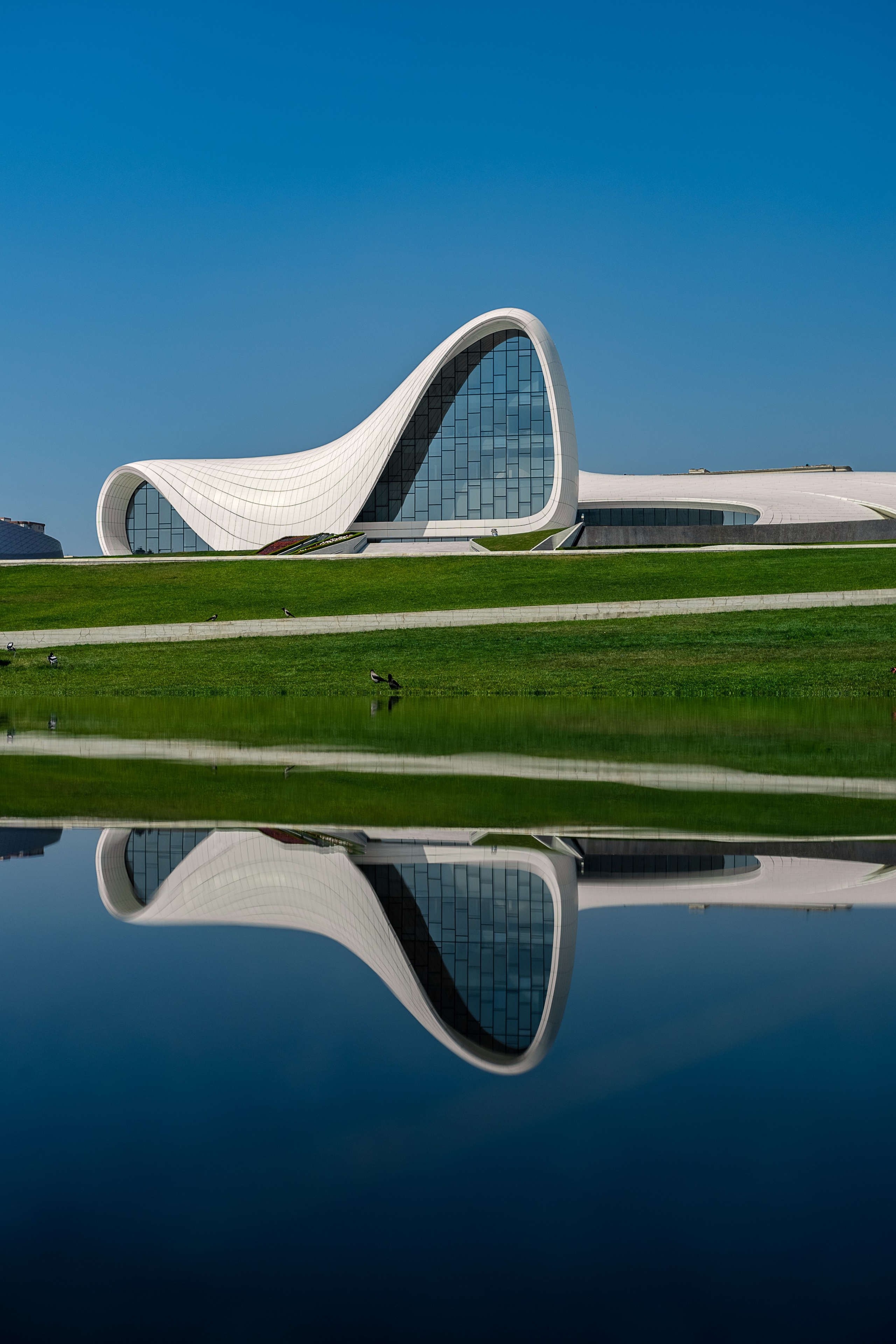 Heydar Aliyev Center | Baku. Архитектурный фотограф Кирилл Цыбенко. Работаю в Москве, по всей России и Миру
