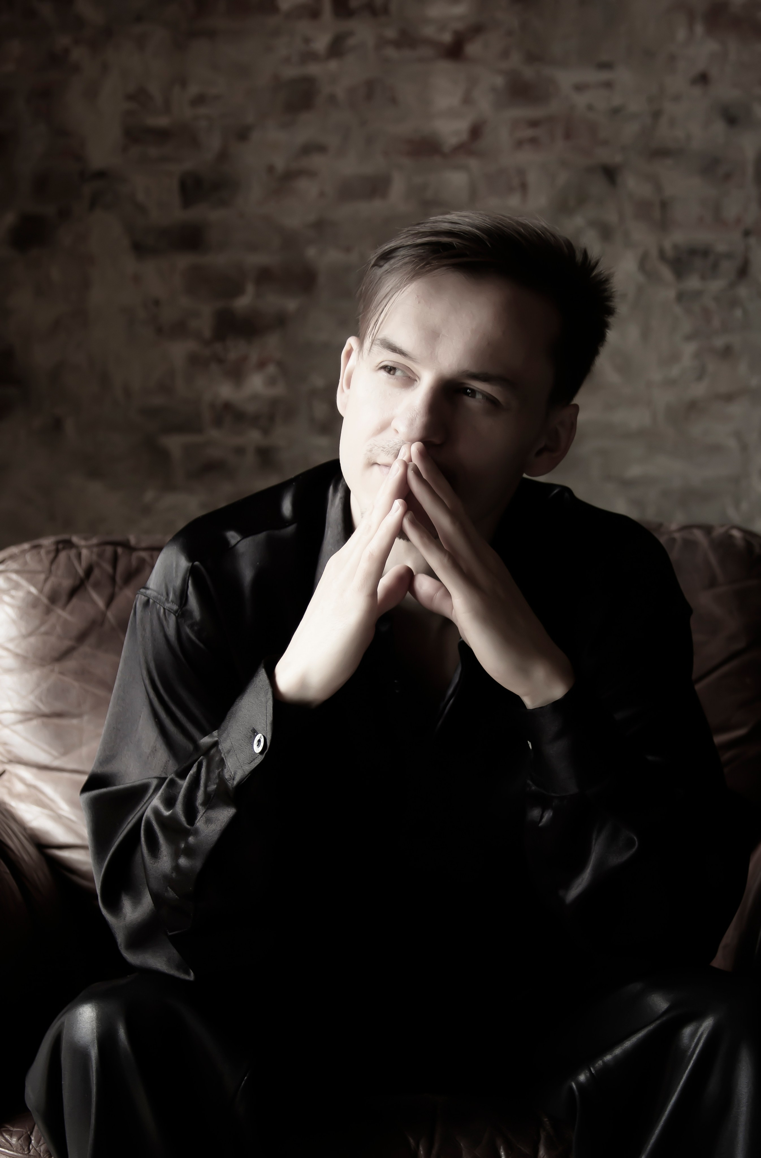 Фотосессия «Черное пальто». Портретный фотограф в Москве и Московской области Гнутиков Сергей