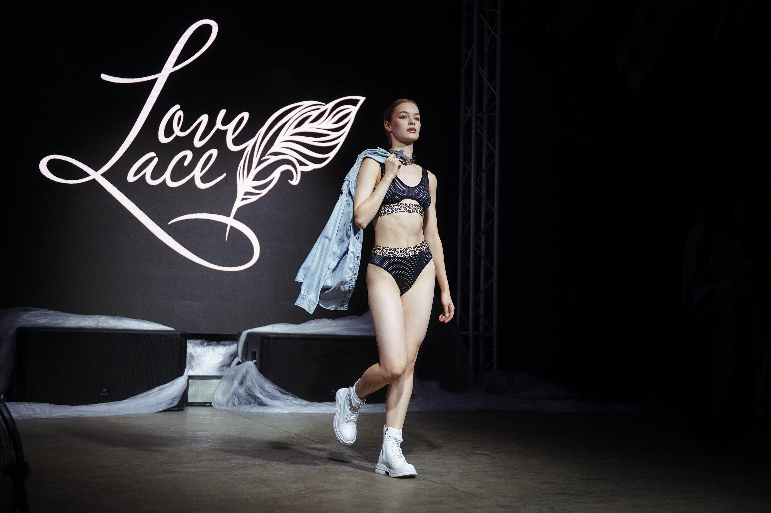 LOVELACE. Репортажной фотограф Ариан