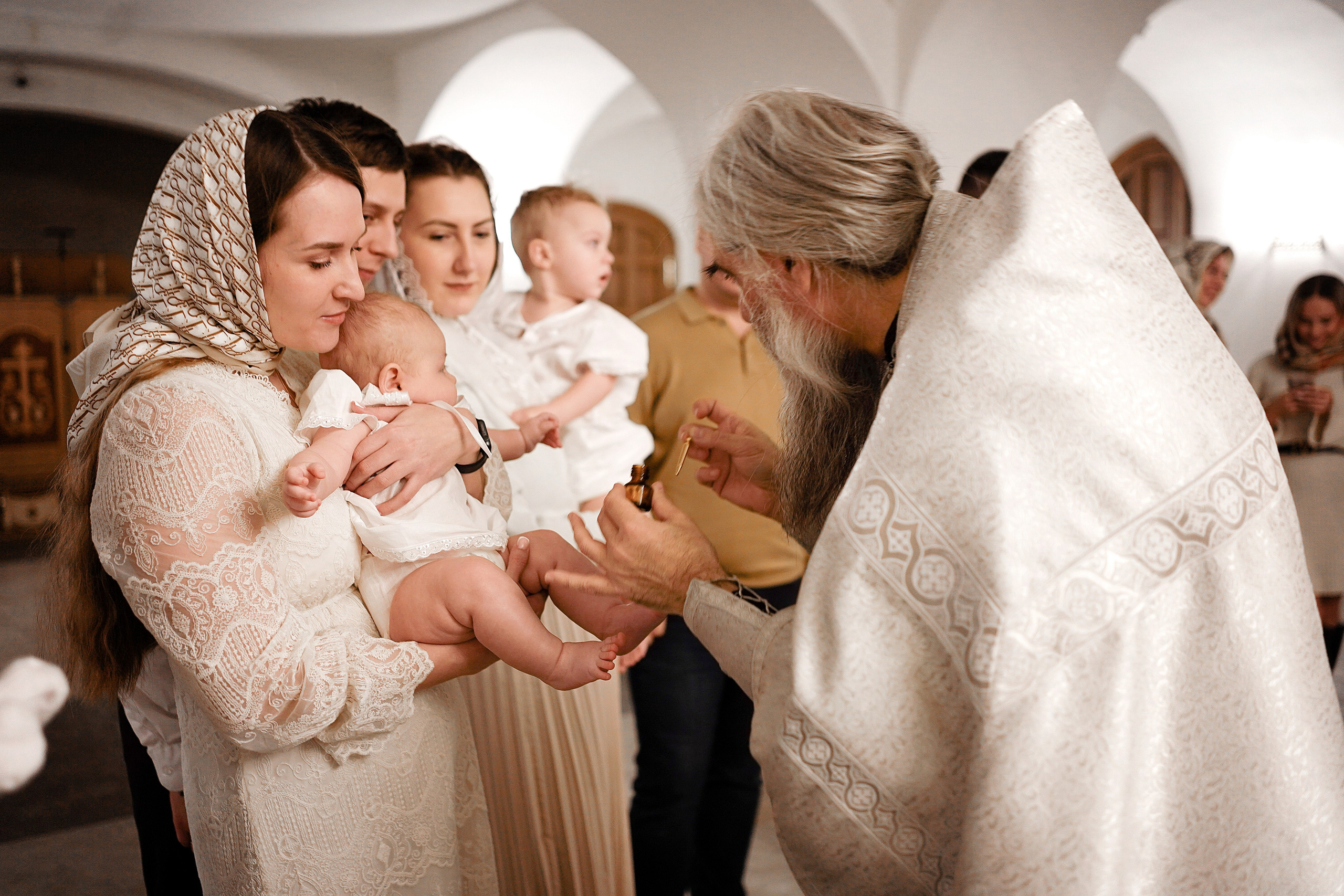 Таинство Крещения в храме Живоначальной Троицы в Троицке. Семейный и детский фотограф в Москве Екатерина Офицерова