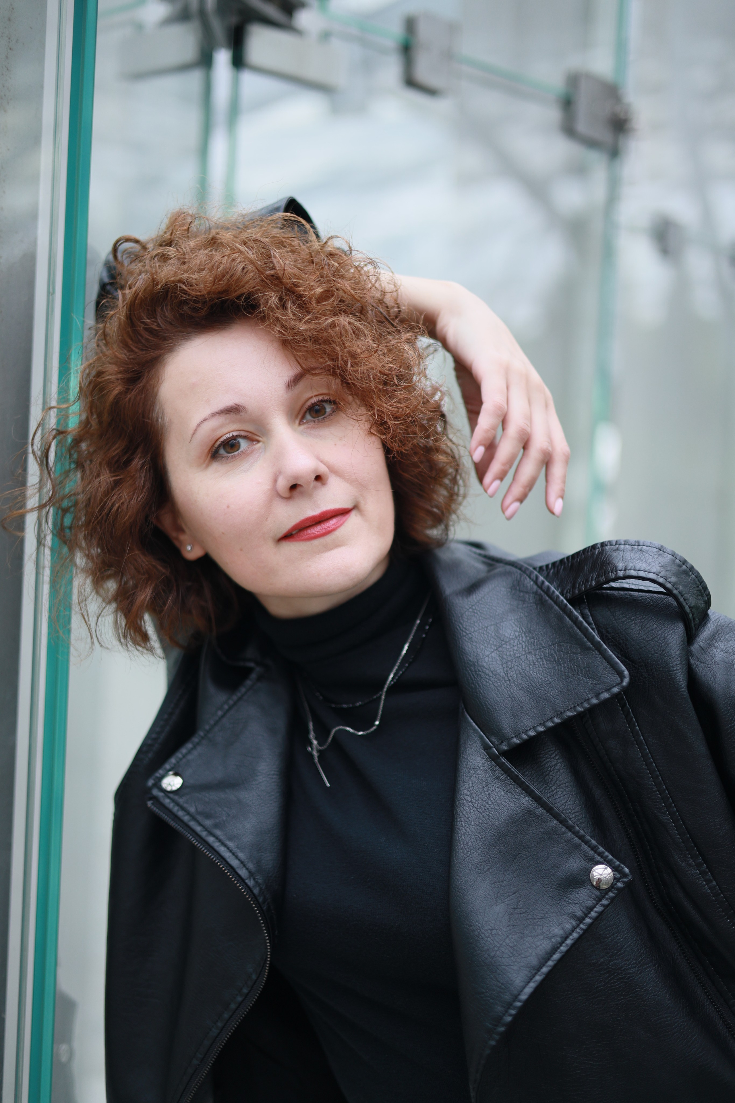 Larisa walking in the park. Family, portrait, content photo in Costa Rica Evgeniya Besprozvannykh