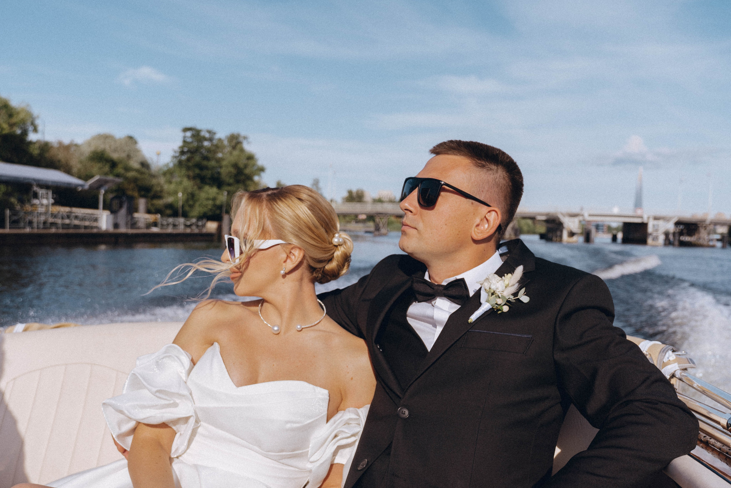 СВАДЕНБНАЯ СЬЕМКА НА КАТЕРЕ ПО КАНАЛАМ САНКТ-ПЕТЕРБУРГА И В АКВАТОРИИ НЕВЫ. Профессиональный фотограф, Санкт-Петербург — Виктория Богомолова