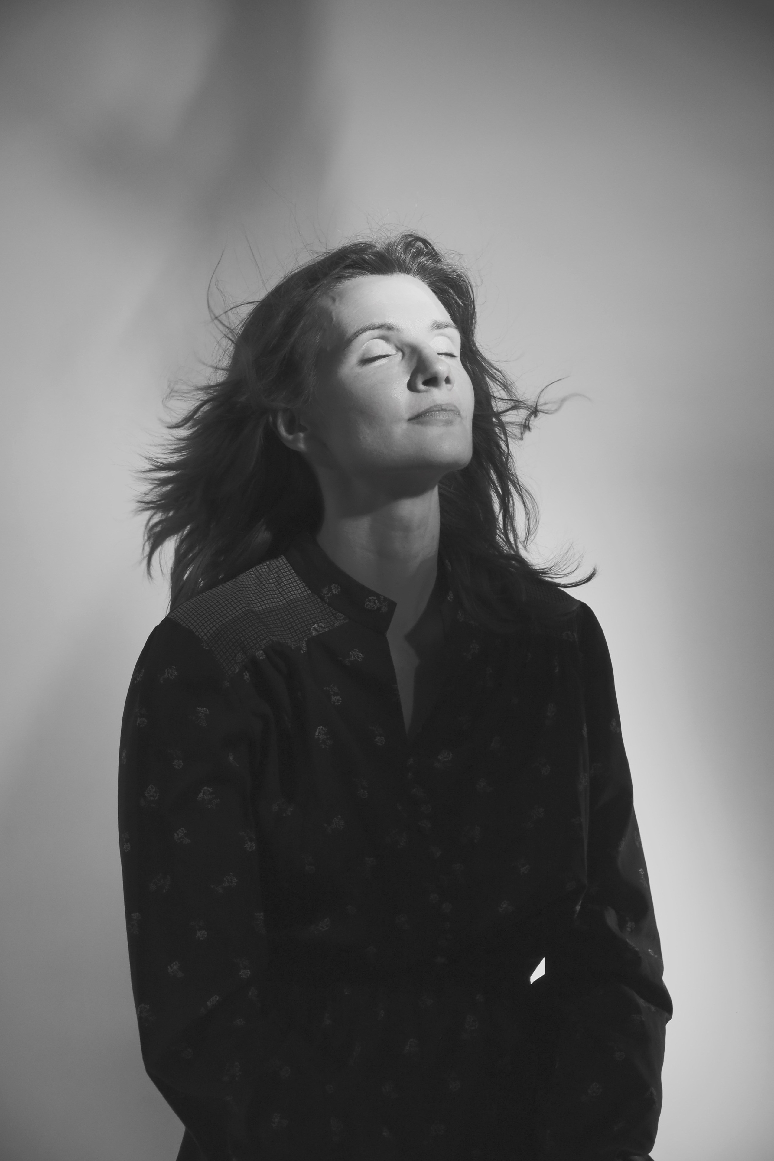 Клаудиа Бочар, актриса. Екатерина Гринева — портретный фотограф