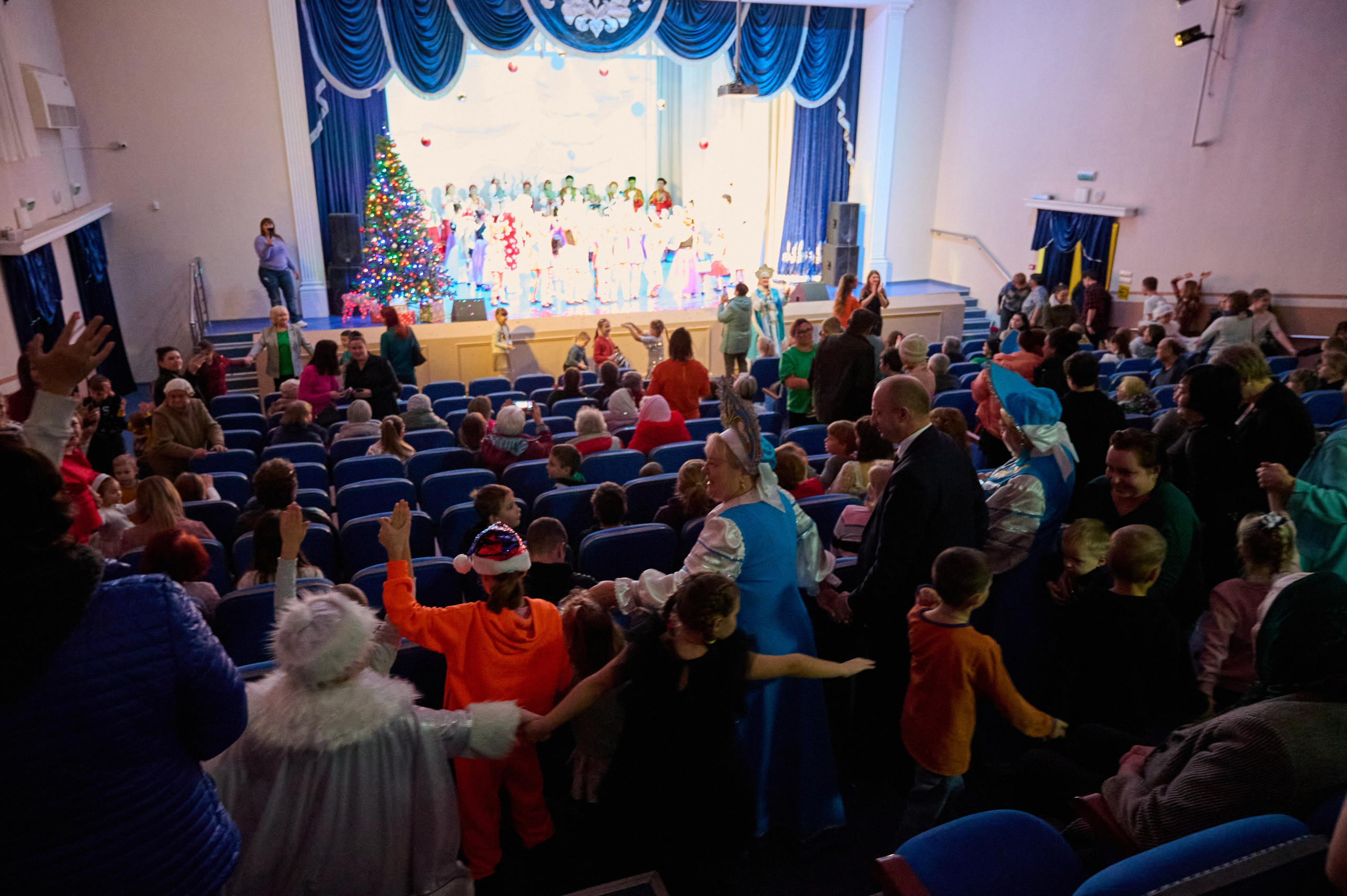 Концерт в ДК Марьина роща. Жизнь курорта Кабардинка в фотографиях