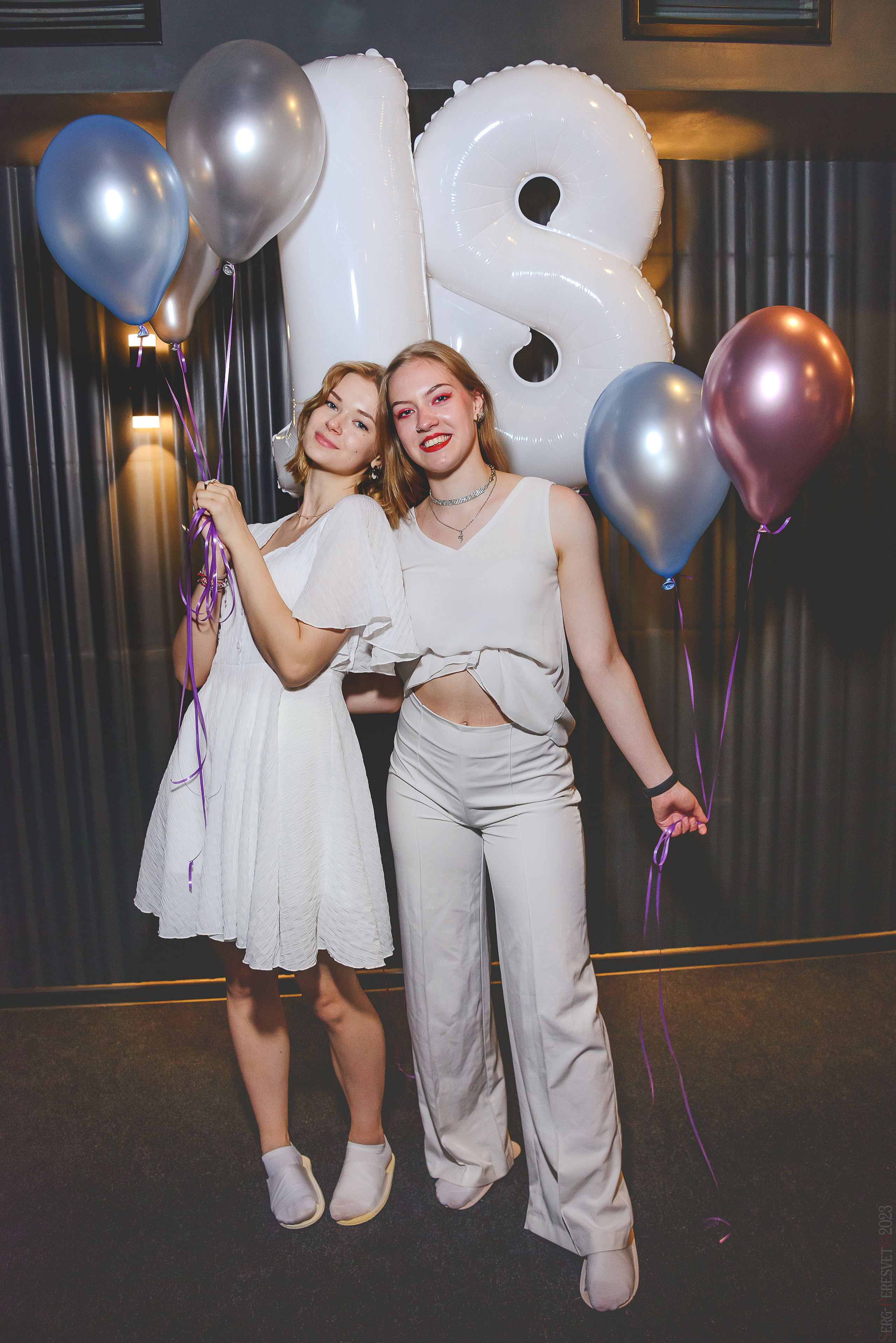 18 лет — День рождения — Караоке клуб. Ваш фотограф на праздник в Москве, Раменском, Жуковском, Люберцах