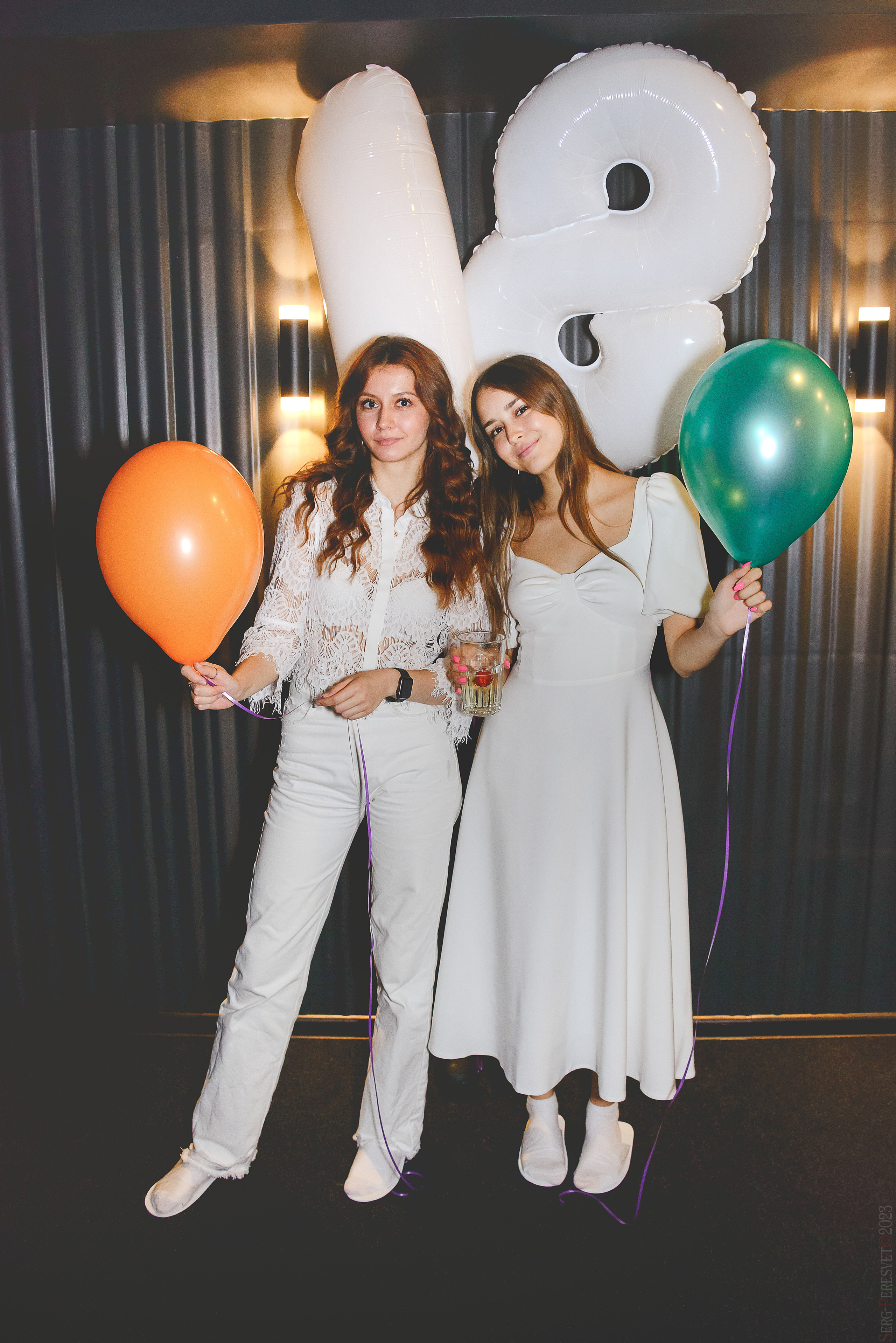 18 лет — День рождения — Караоке клуб. Ваш фотограф на праздник в Москве, Раменском, Жуковском, Люберцах