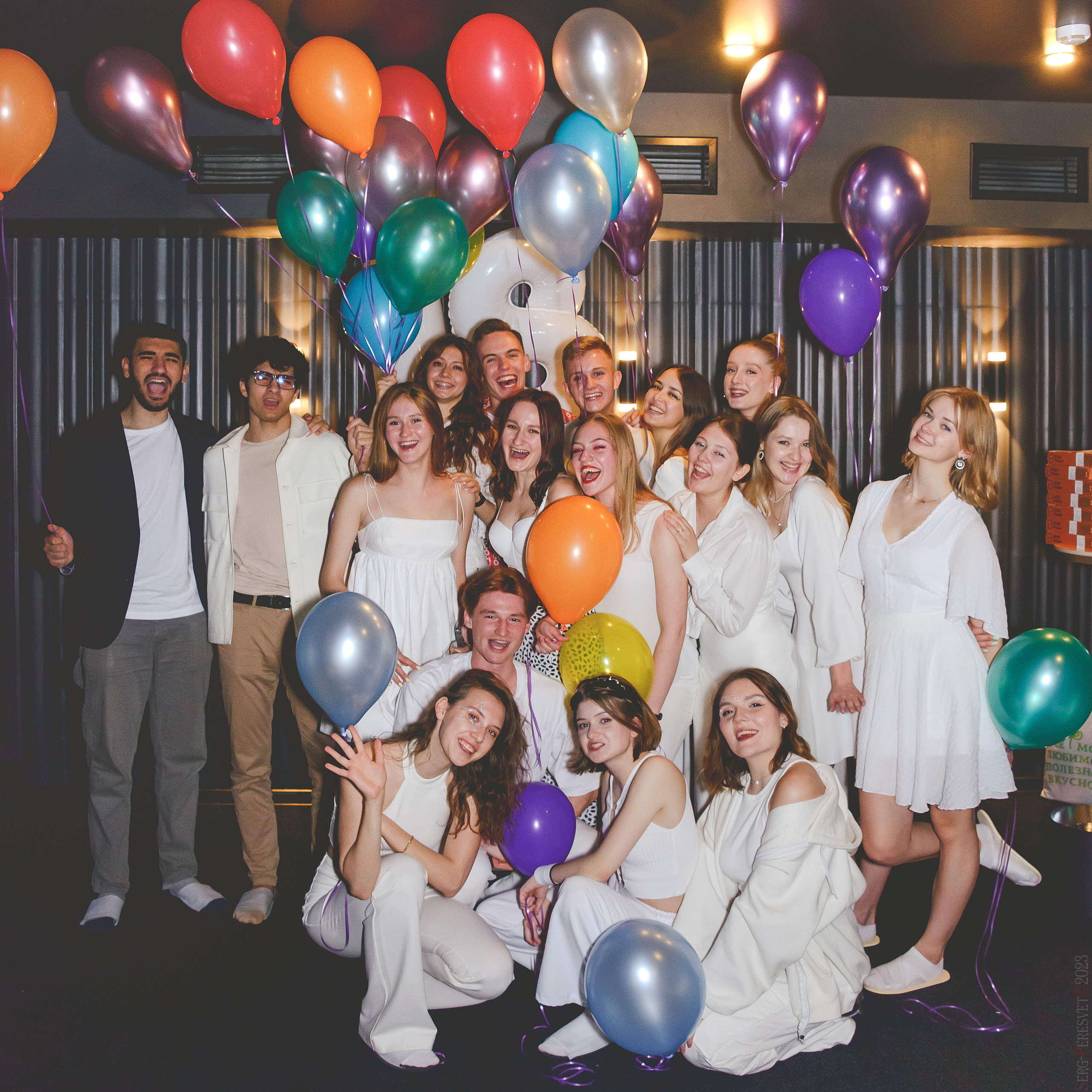 18 лет — День рождения — Караоке клуб. Ваш фотограф на праздник в Москве, Раменском, Жуковском, Люберцах