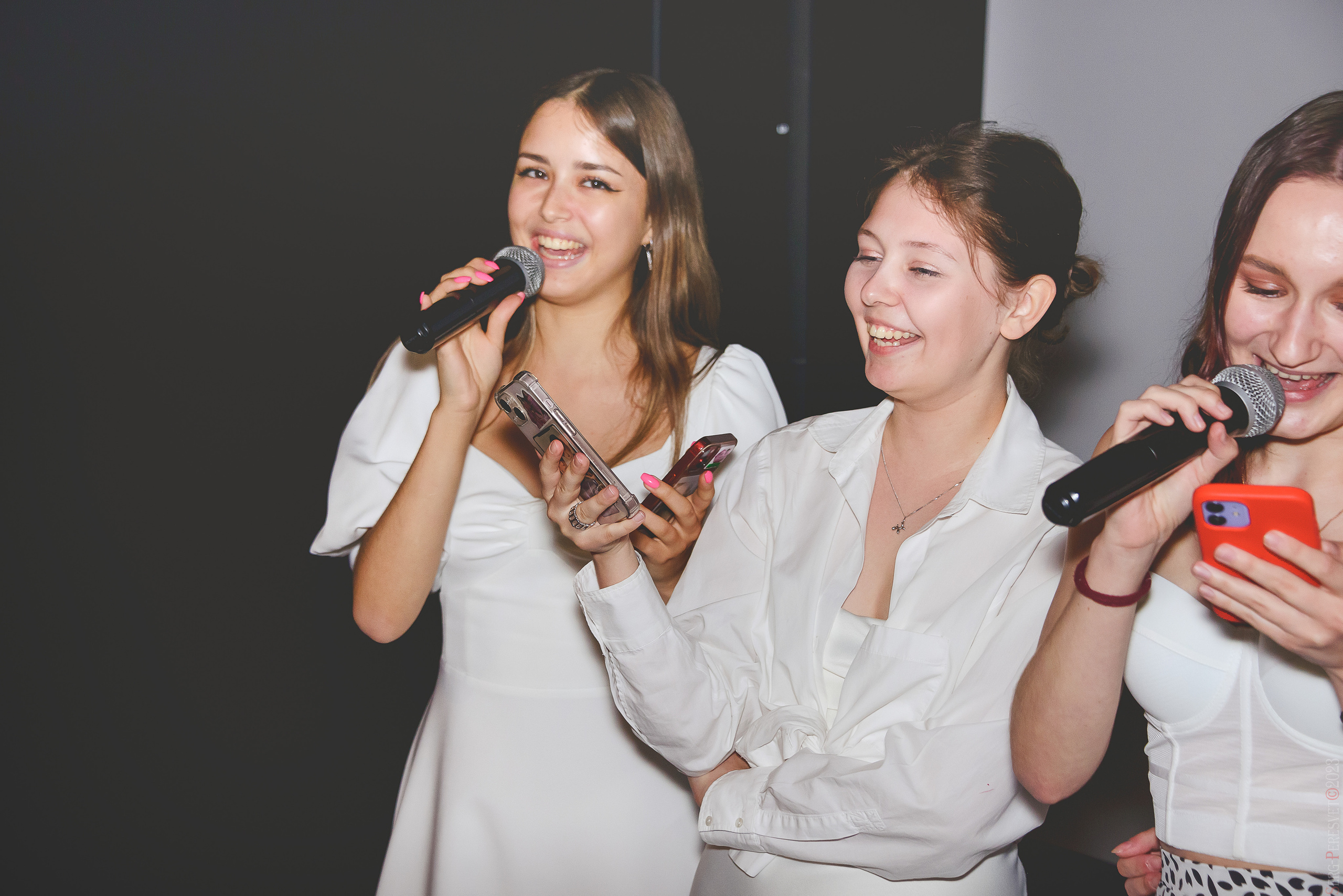 18 лет — День рождения — Караоке клуб. Ваш фотограф на праздник в Москве, Раменском, Жуковском, Люберцах