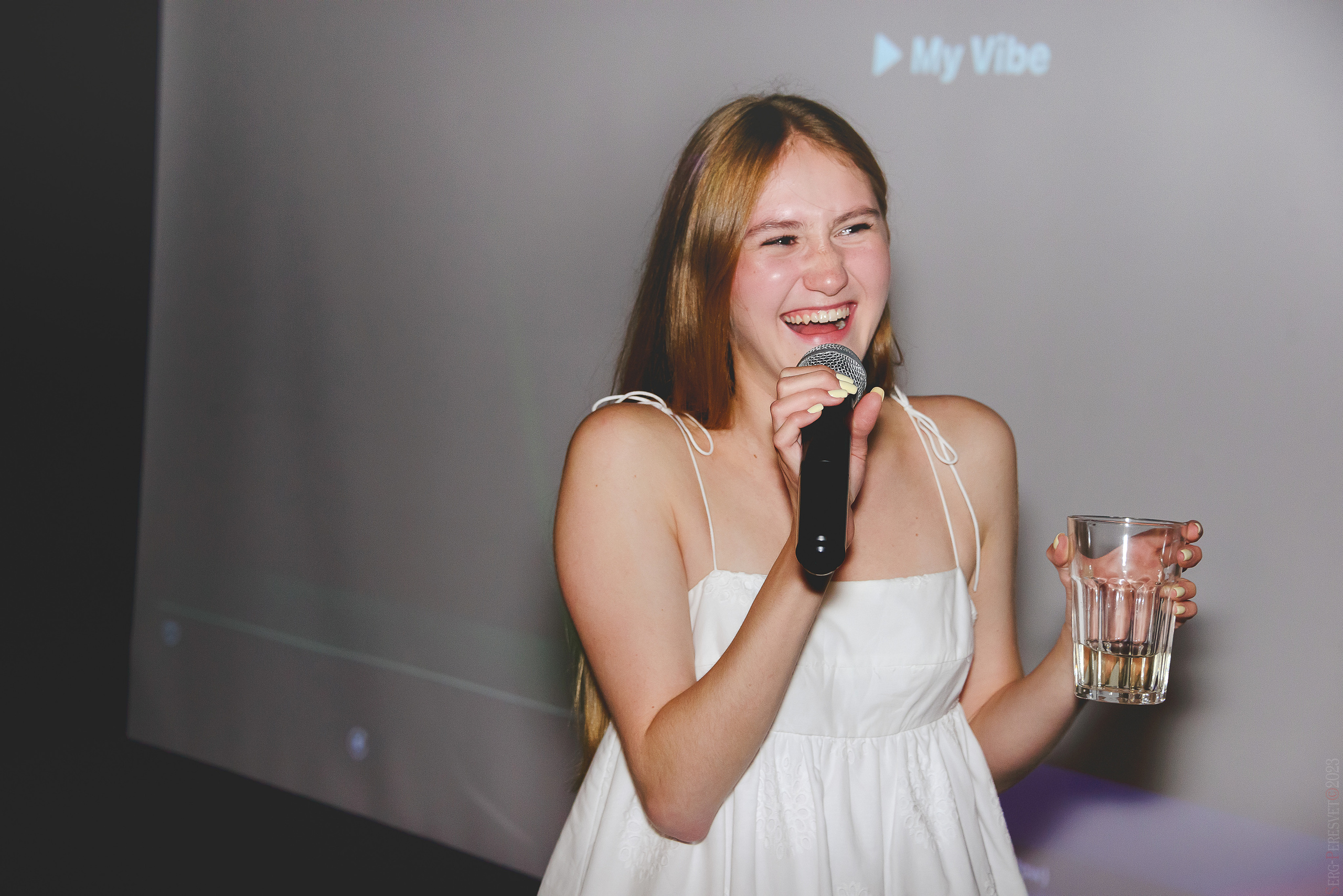 18 лет — День рождения — Караоке клуб. Ваш фотограф на праздник в Москве, Раменском, Жуковском, Люберцах