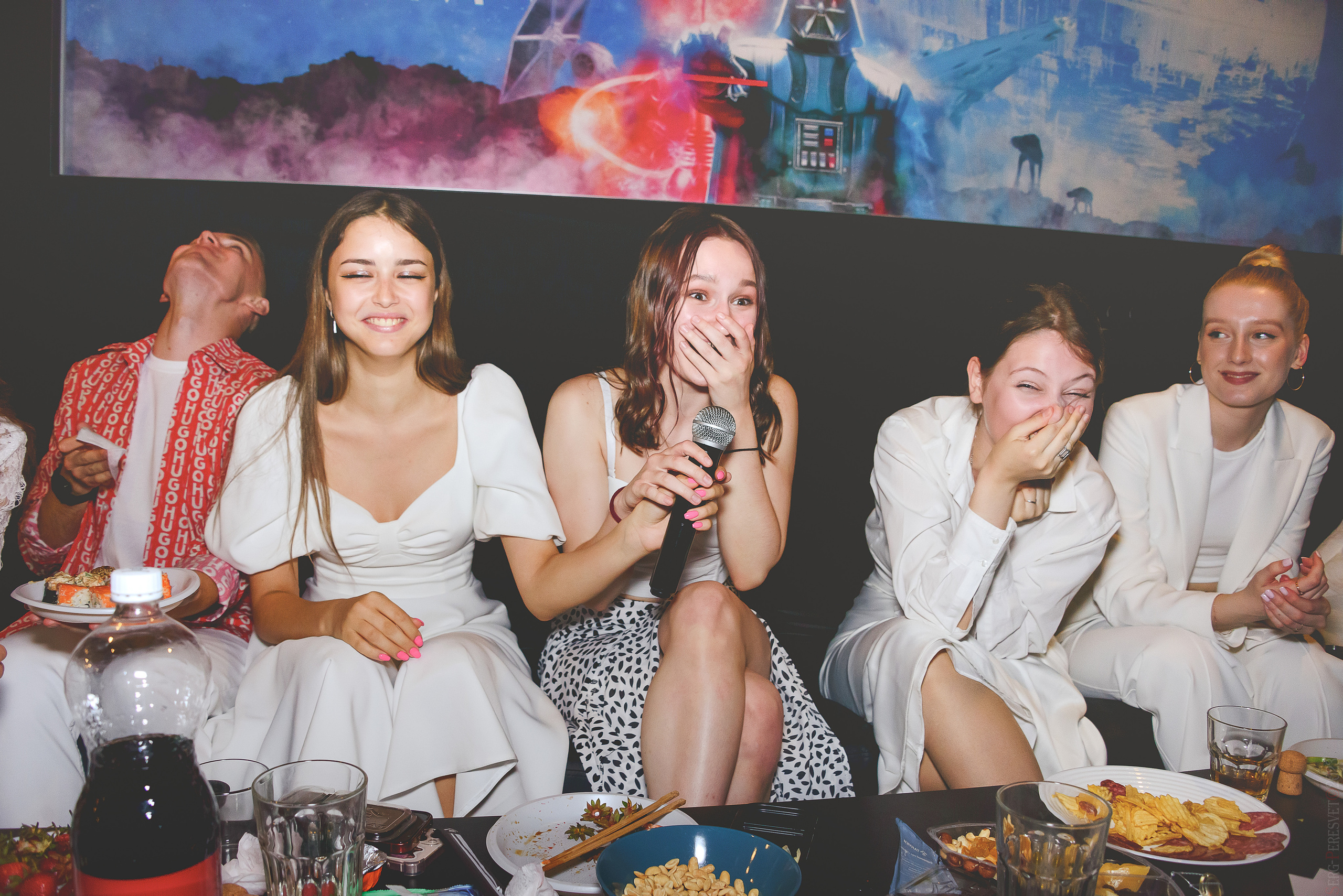 18 лет — День рождения — Караоке клуб. Ваш фотограф на праздник в Москве, Раменском, Жуковском, Люберцах