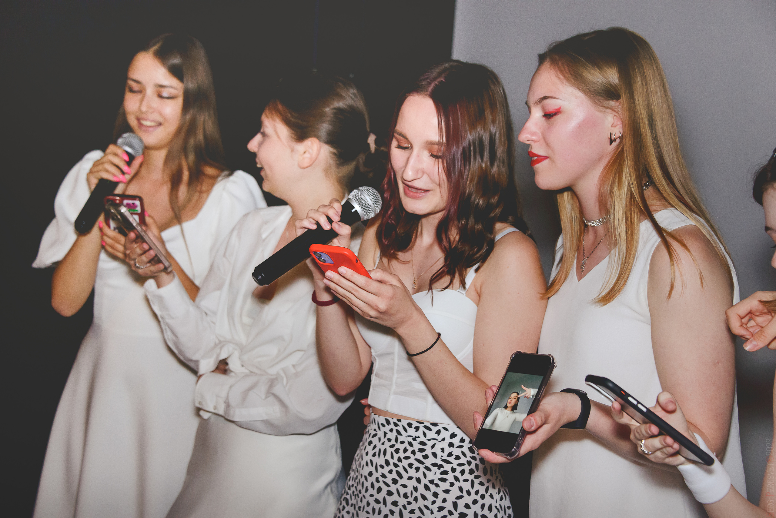 18 лет — День рождения — Караоке клуб. Ваш фотограф на праздник в Москве, Раменском, Жуковском, Люберцах