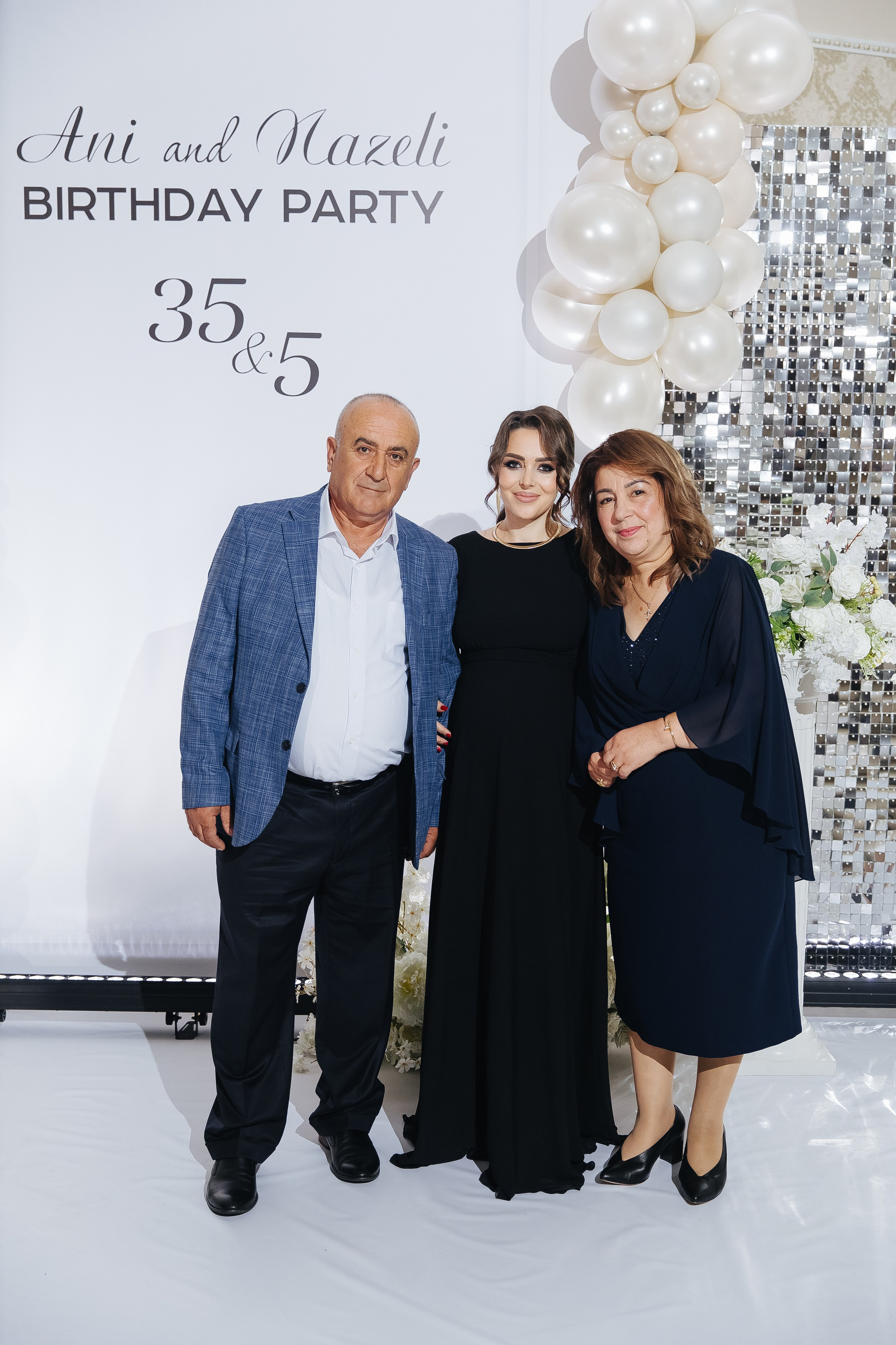 Ани и Назели. 35&5 День рождения, «Янтарь». Фотограф в Красноярске Надежда Воскресенская