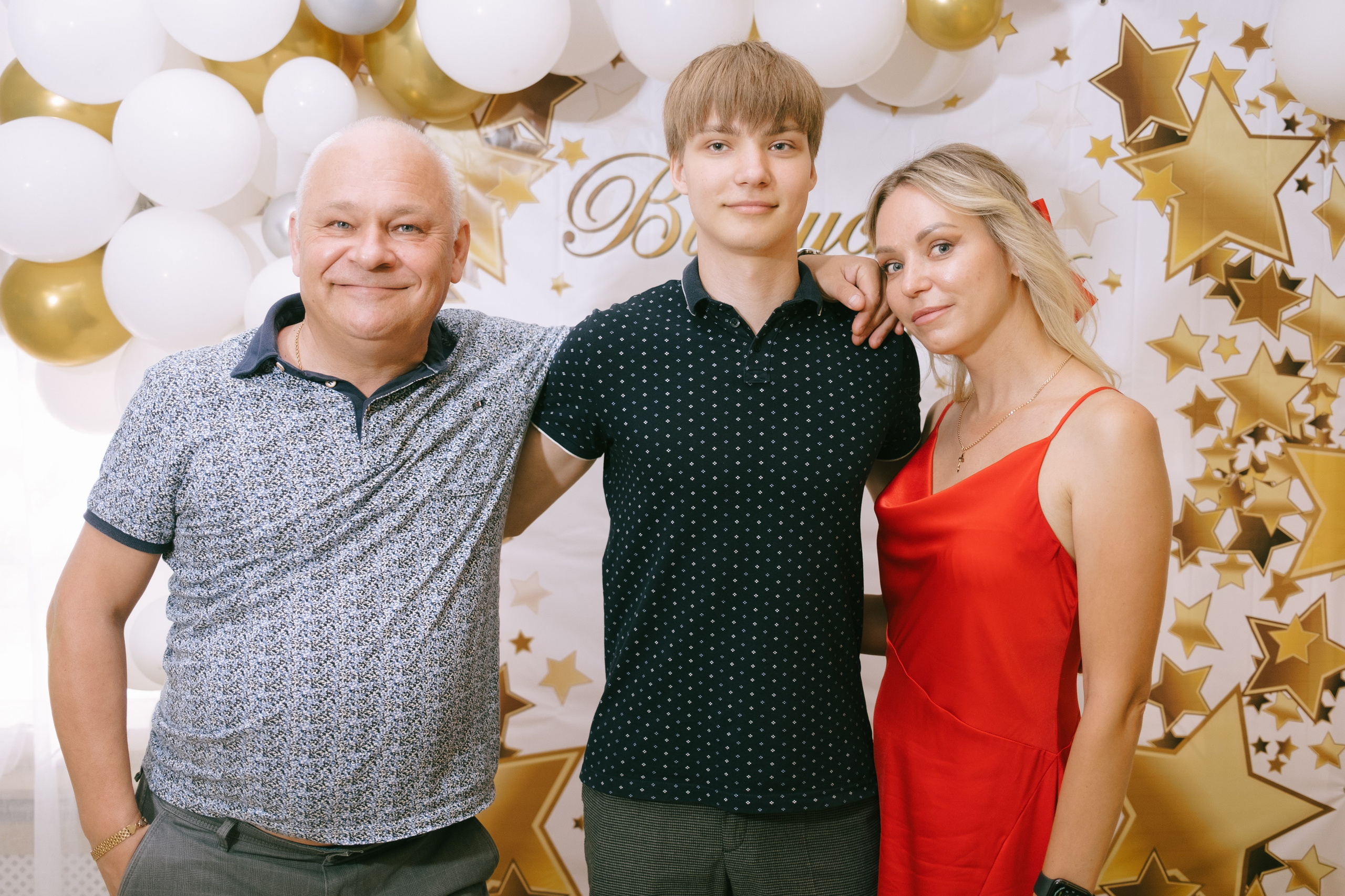 Выпускной школа 33. Свадебный и репортажной фотограф Денис Ожигин в Краснодаре и Краснодарском крае