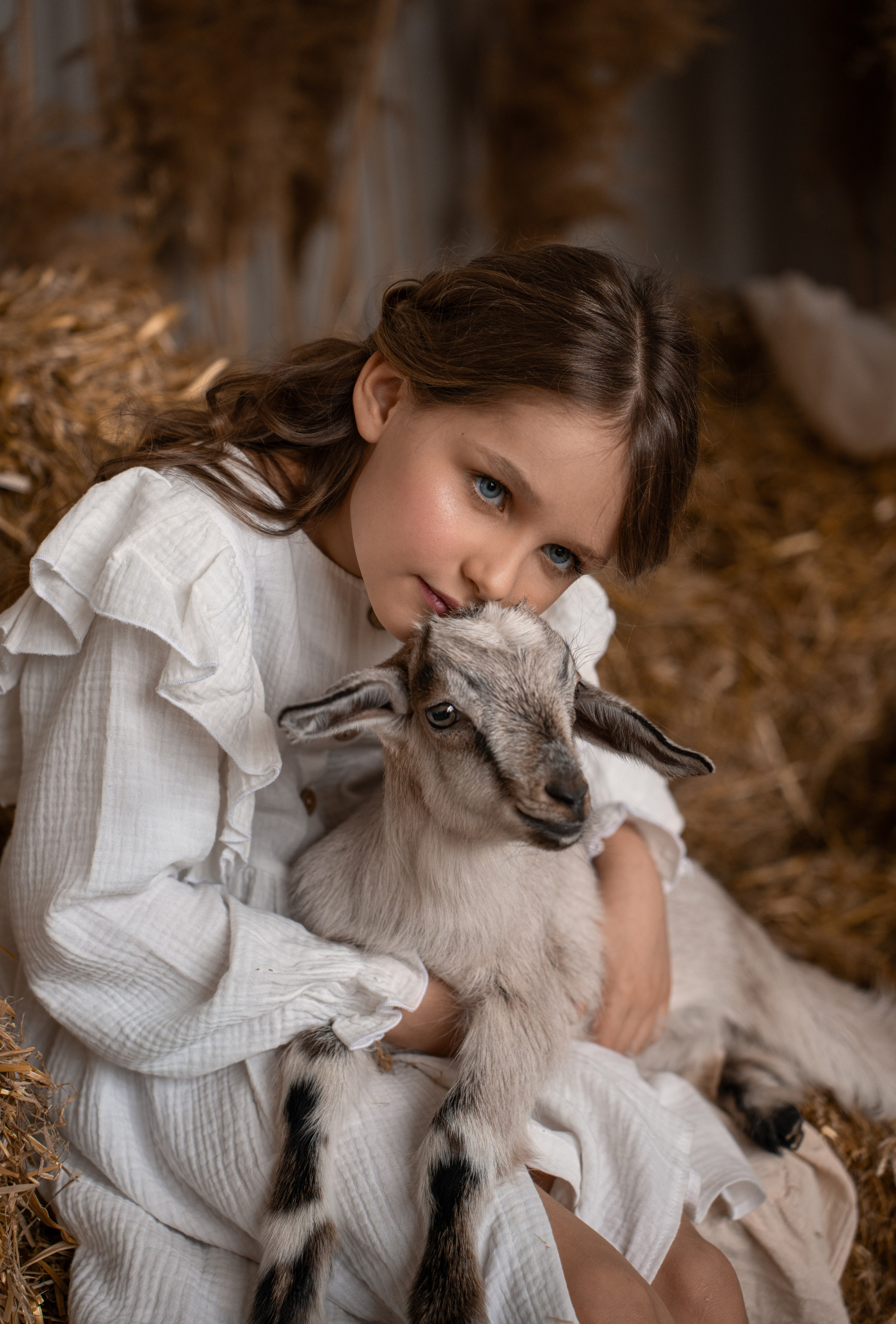 Девочка Сашенька и козочка + кролики + утята. Семейный и портретный фотограф в Санкт-Петербурге Татьяна Гримоть