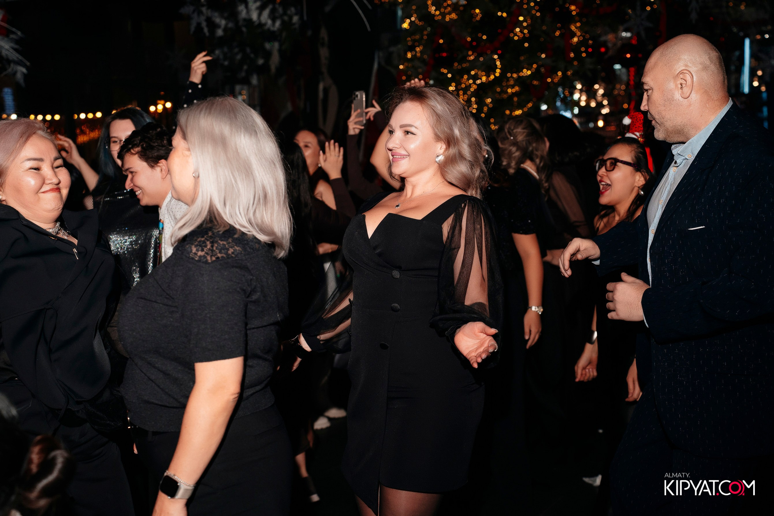 FRIENDS BAR & TERRACE. КИПЯТКОМ АЛМАТЫ! Фотосъемка мероприятий в Алматы