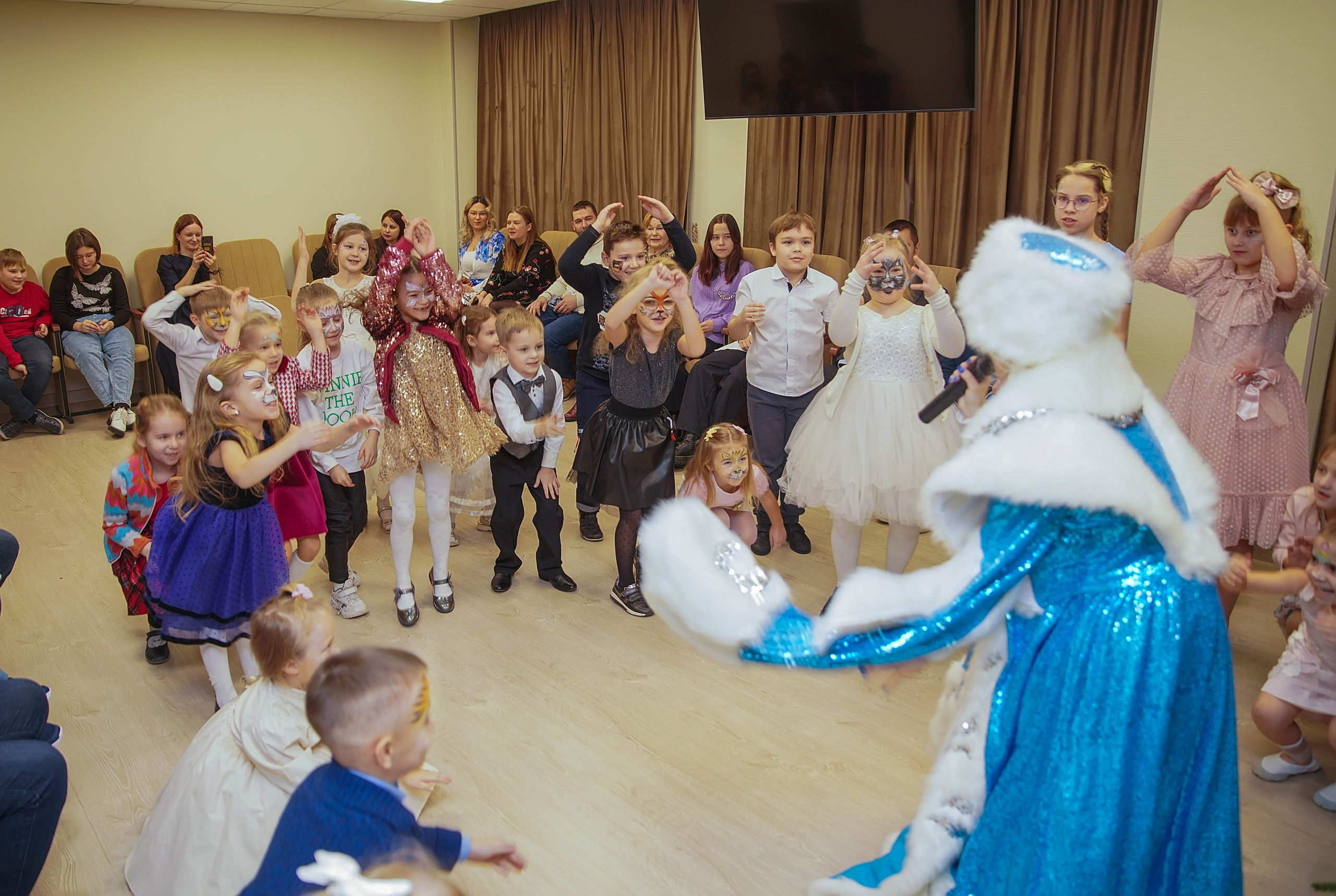 Елка НБД банк. Семейный и детский фотограф в Нижнем Новгороде