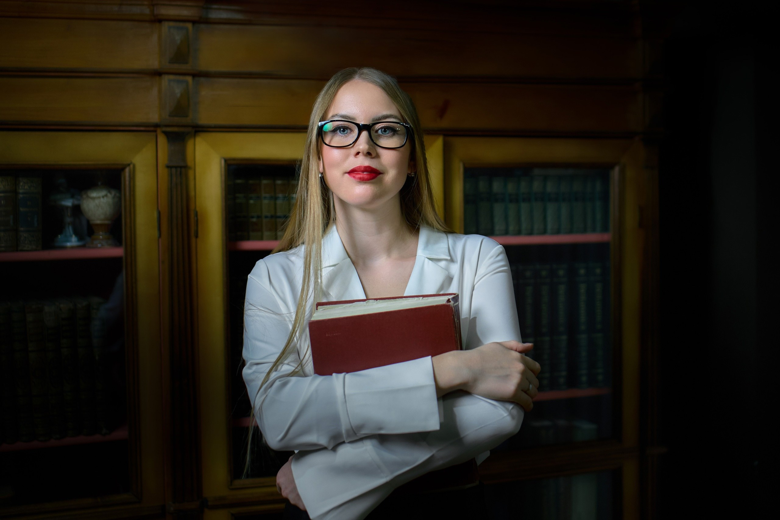 Фотосессия библиотека. Владимир Суздалов (ProMaXe) — Портретный фотограф, тематические фотосессии в Чебоксарах