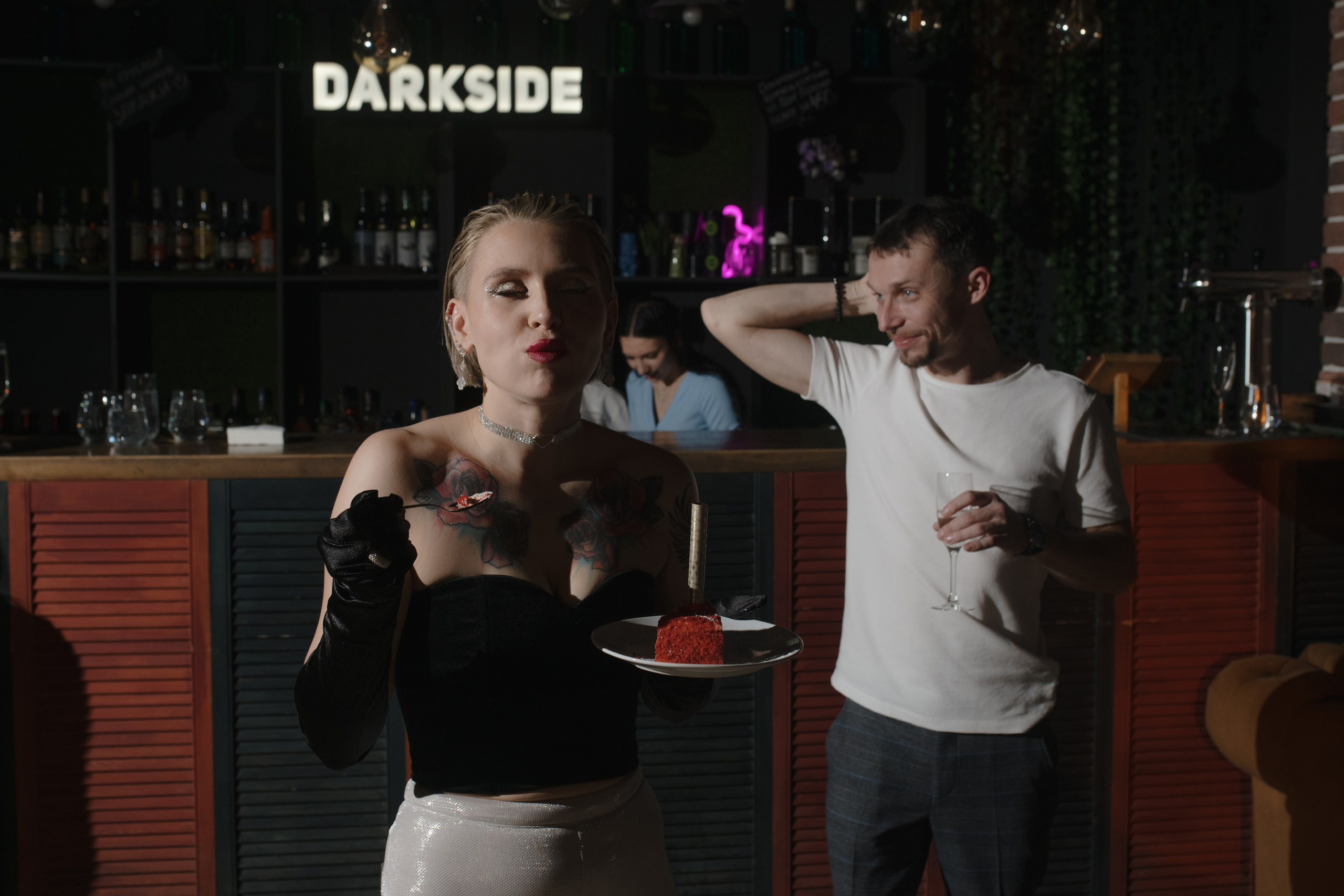 День рождения Томы — Let`s Talk Bar. Свадебный фотограф Екатеринбург/Челябинск — Любовь Волохова