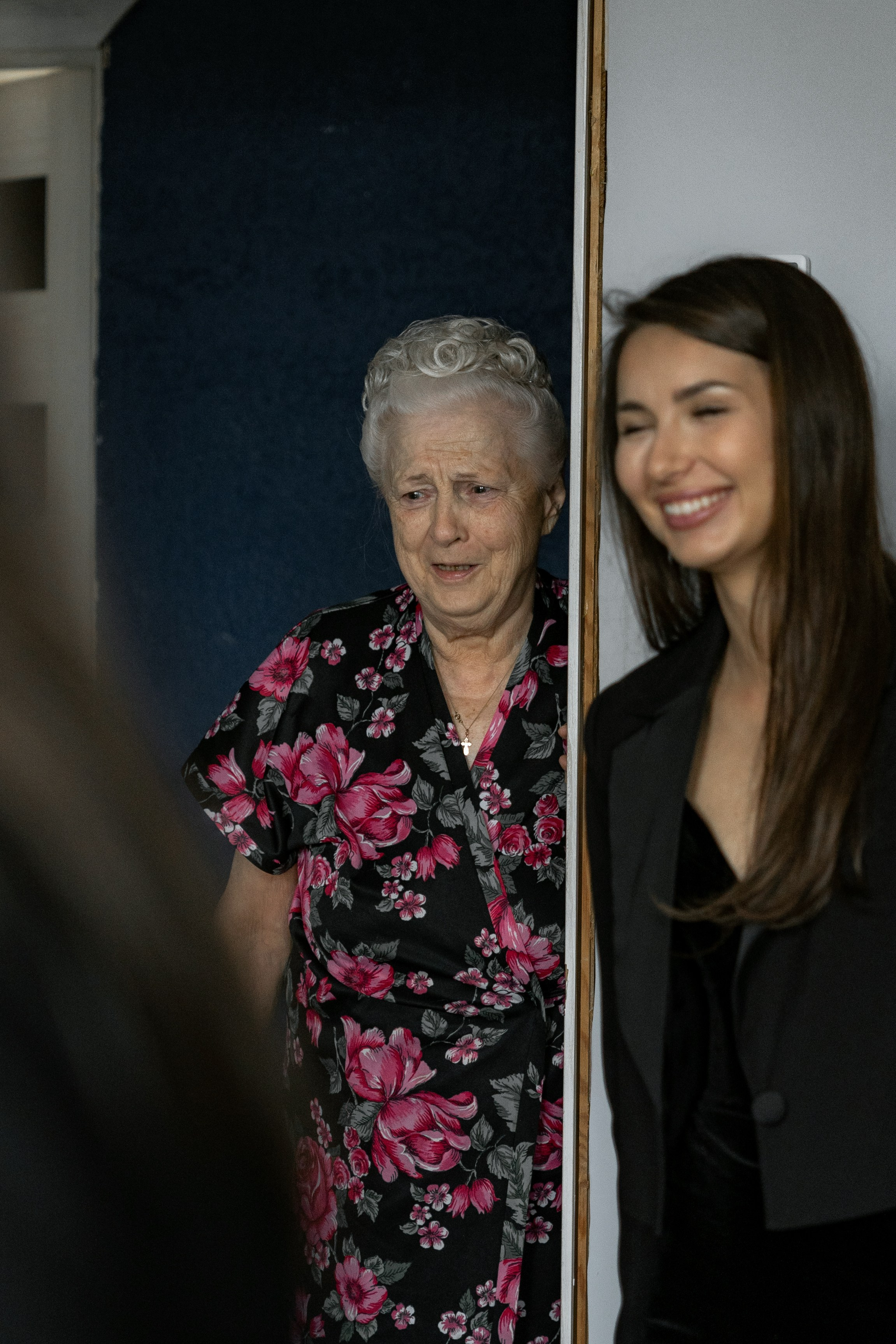 Сборы в квартире, прогулка под дождем и роспись во Дворце № 1. Свадебный фотограф Александр Невский в Санкт-Петербурге