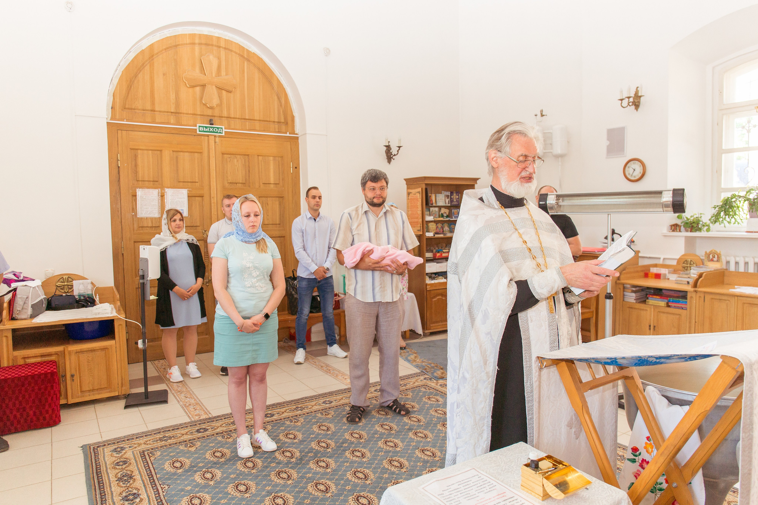 Крещение Ульяны. Успенская церковь. Фотограф новорожденных и детский в Сергиевом Посаде Кругликова Юлия