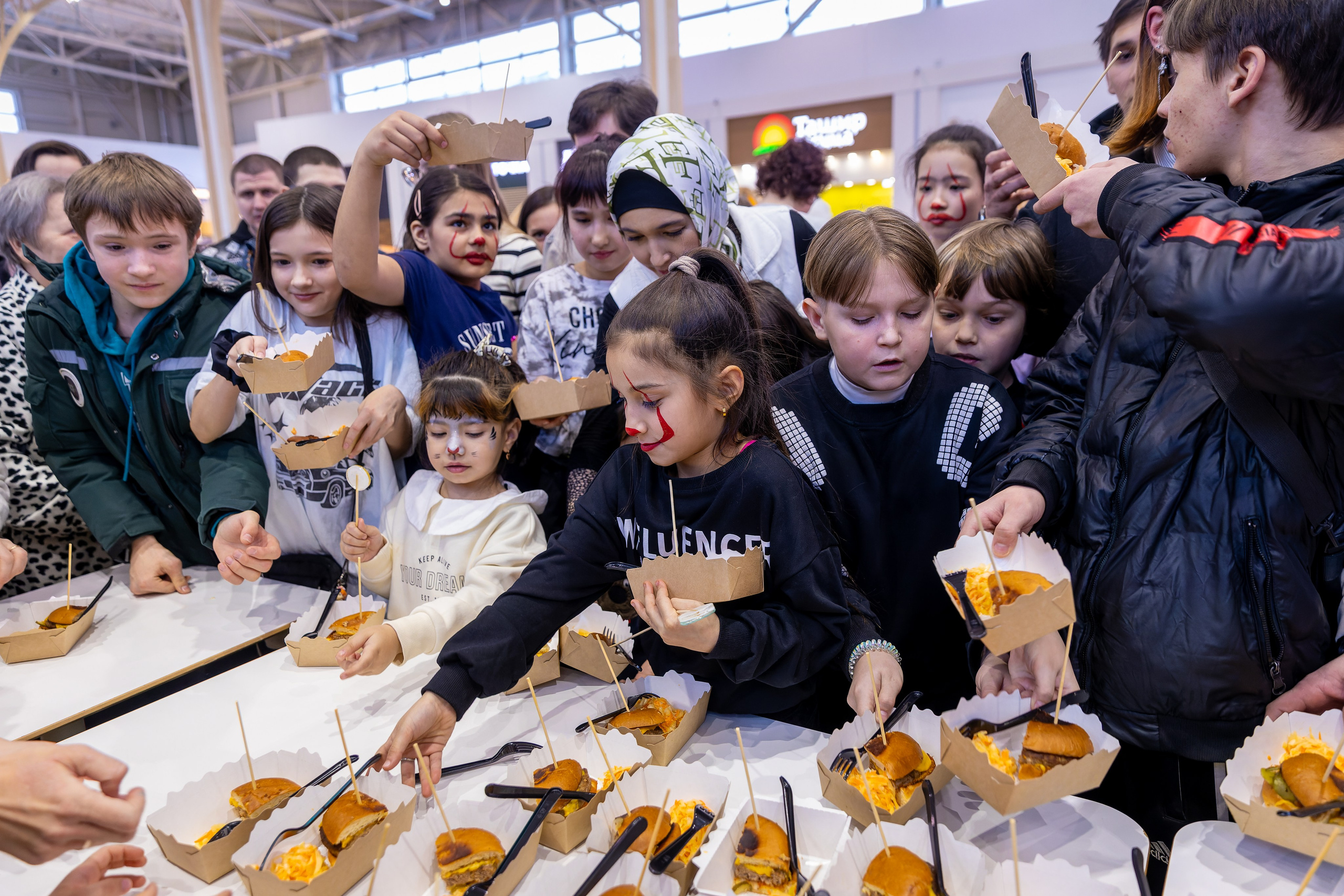 Фото отчет с мероприятия ТЦ Мега 12 лет. Фотограф в Самаре Максим Тырин