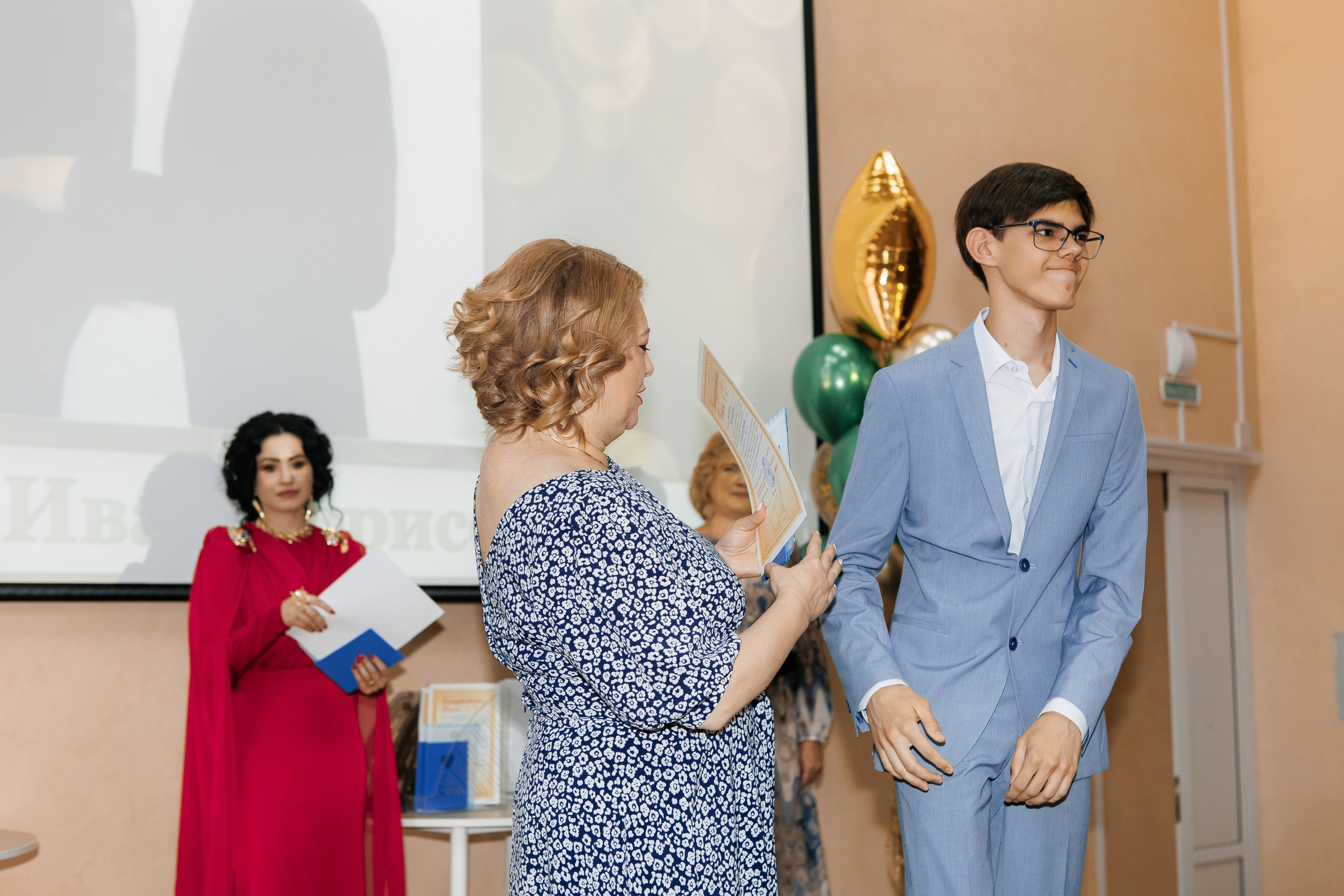 Выпускной Гимназия 12 2024 г. Свадебный и портретный Фотограф в Липецке Дмитрий Котюков