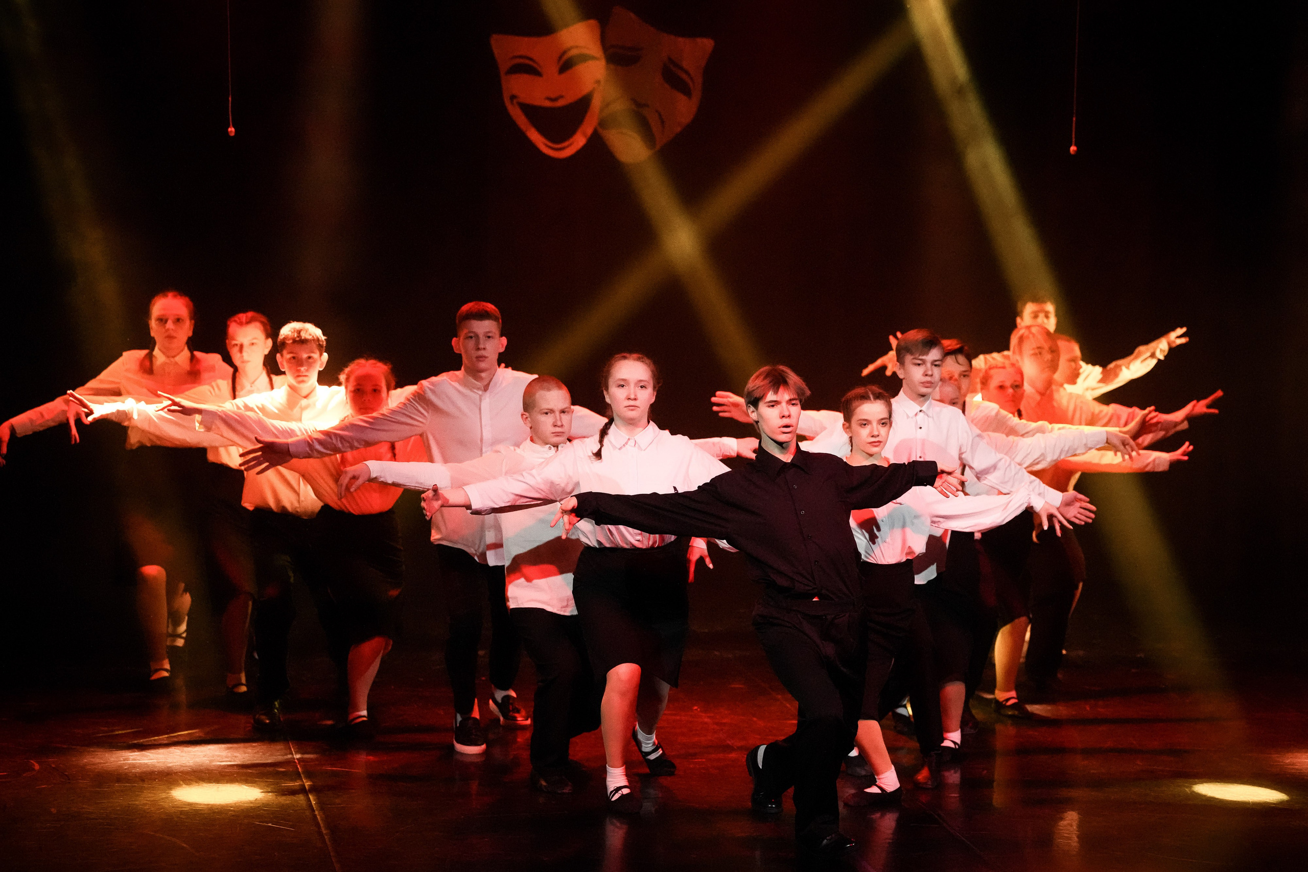 Концерт студии «Маска» Театра Ростова Великого. Репортажный фотограф Сергей Сажин г. Ярославль